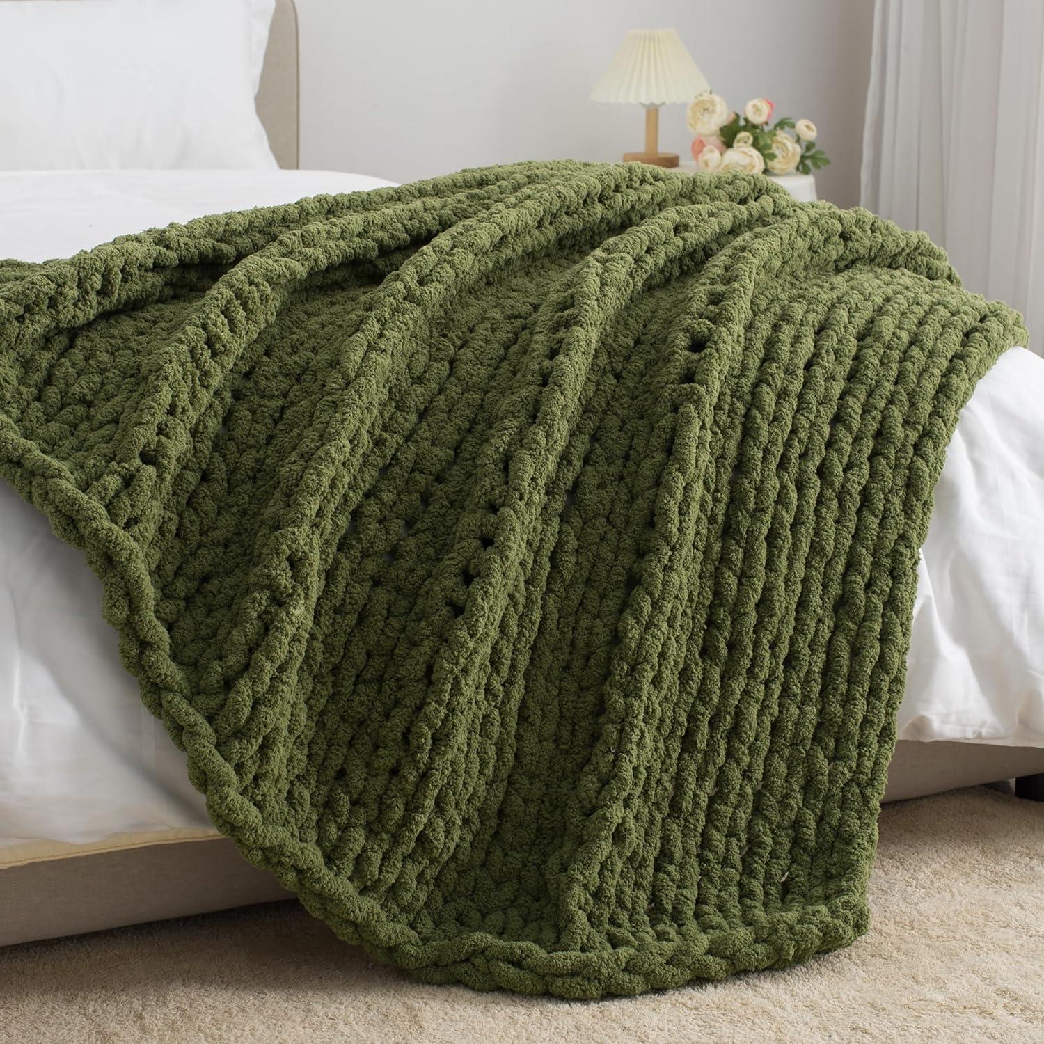 Carriediosa Chunky Knit Throw Blanket Handmade Soft Throws for Couch Sofa Bed, 50" x 60" Olive Green