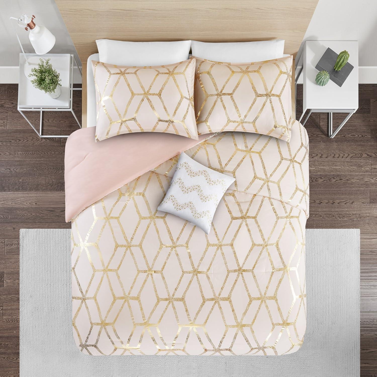 Comfort Spaces Twin/Twin XL Size Comforter Sets, 3-Piece Bedding Set for All Season, Blush and Gold Comforter Bed Set for College Dorm, Geometric Metallic