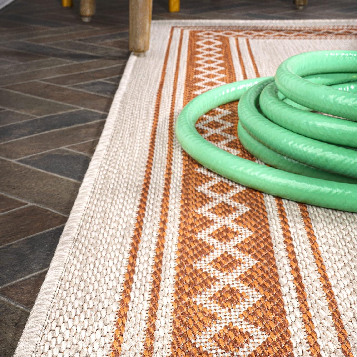 Lucia Classic Diamond Border Indoor/Outdoor Area Rug - JONATHAN Y