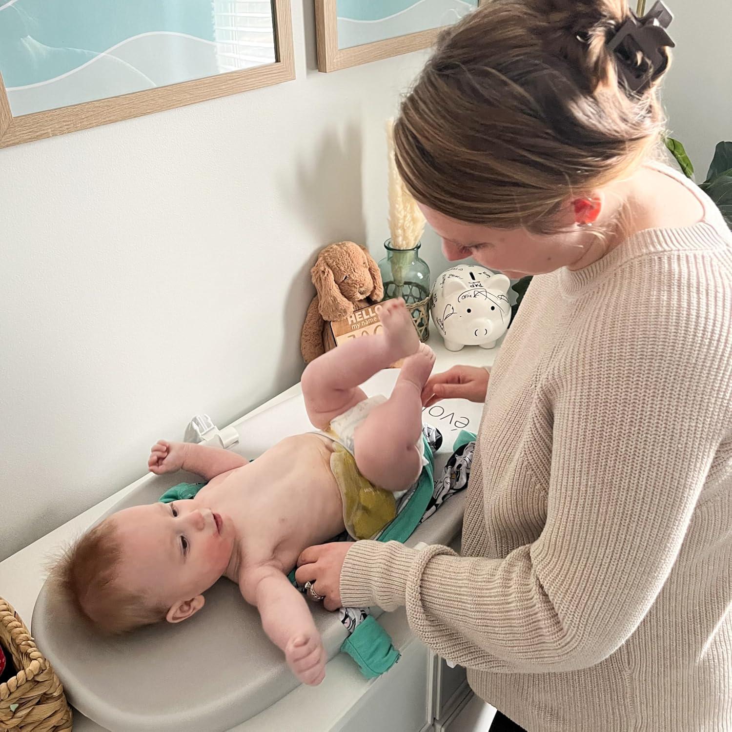 The DOM Family Evolur Eva Changing Pad