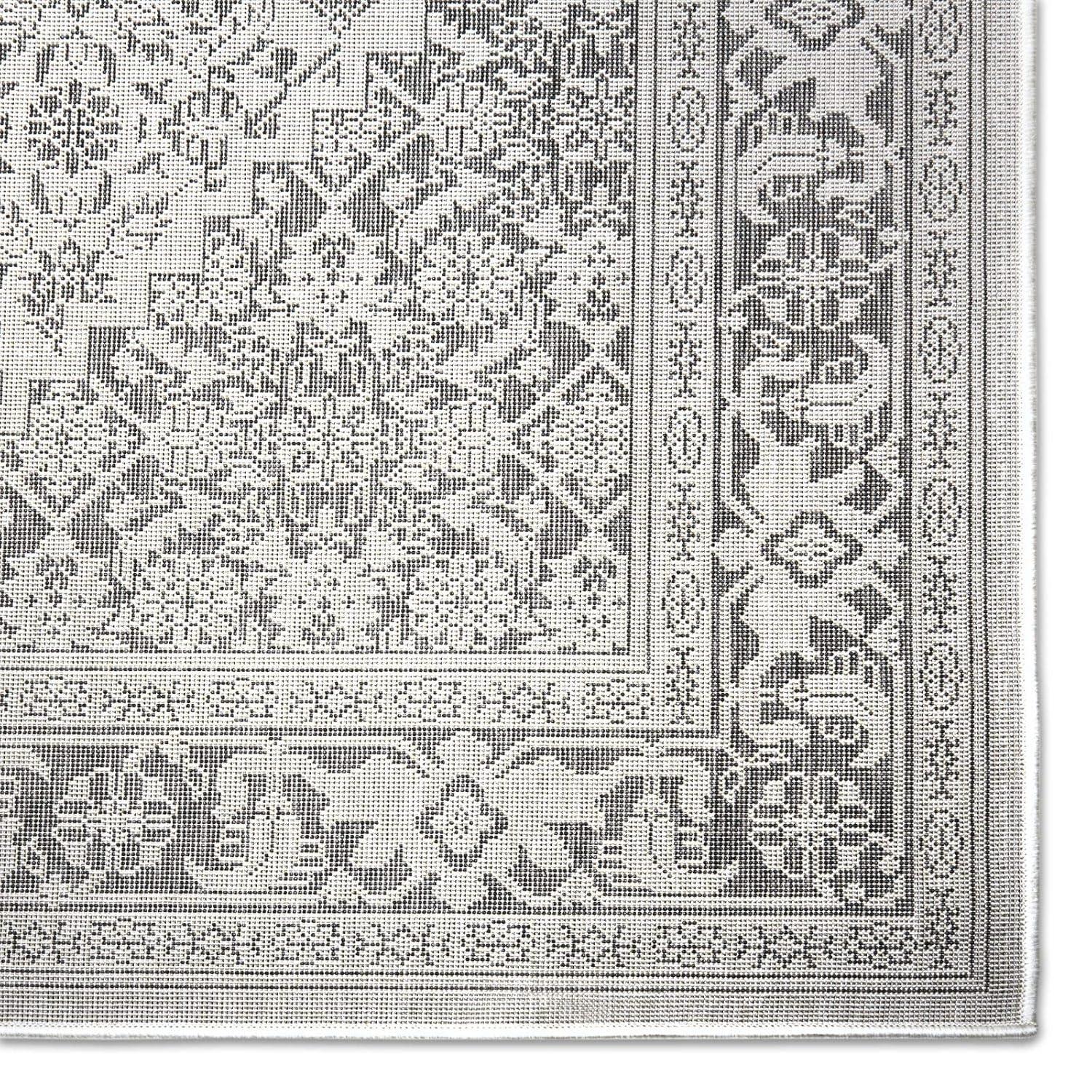 Nicole Miller New York Patio Country Dahlia Medallion Indoor/Outdoor Area Rug Grey/Black