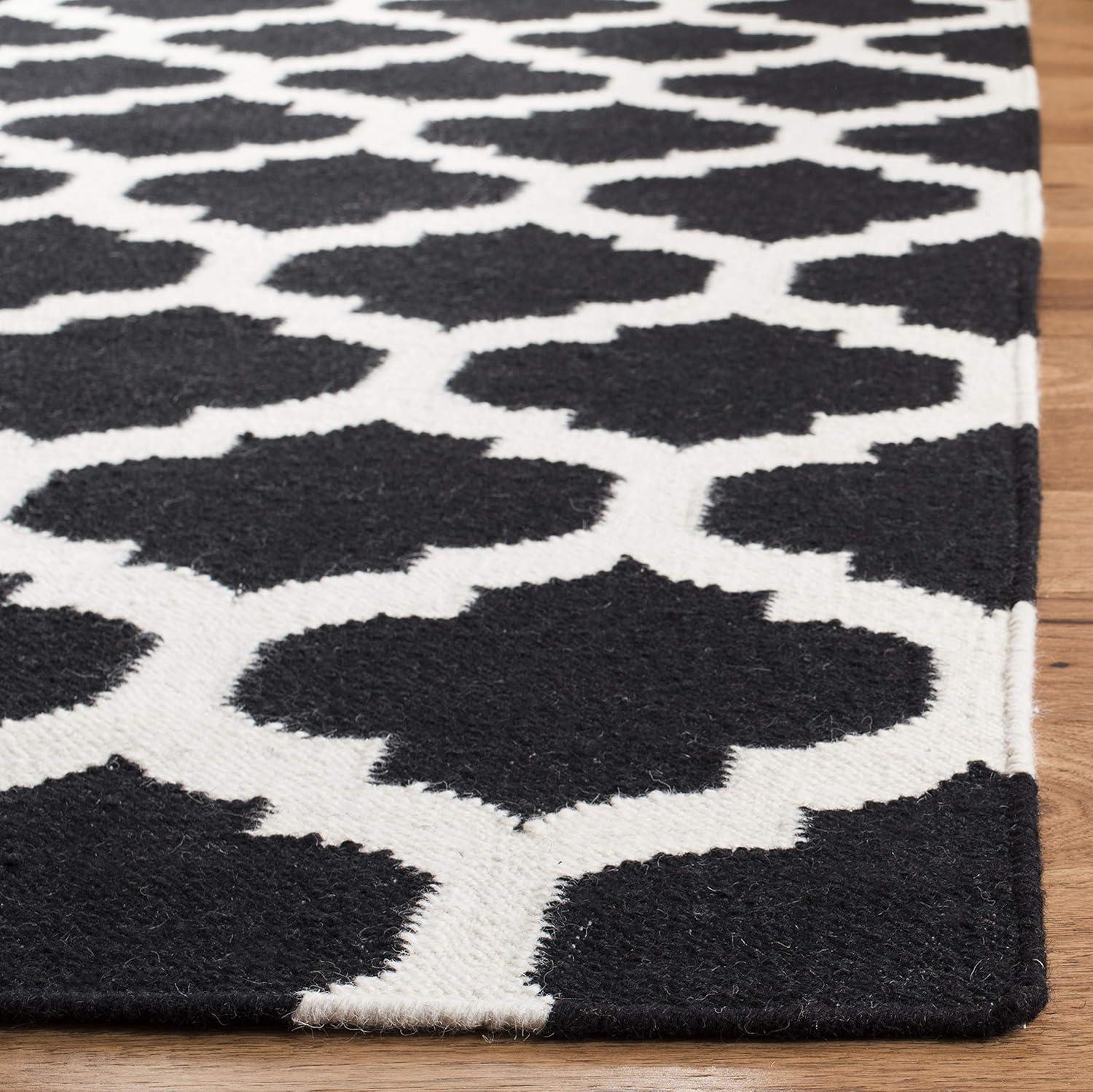 SAFAVIEH Dhurries Aditya Geometric Area Rug, Black/Ivory, 3' x 5'