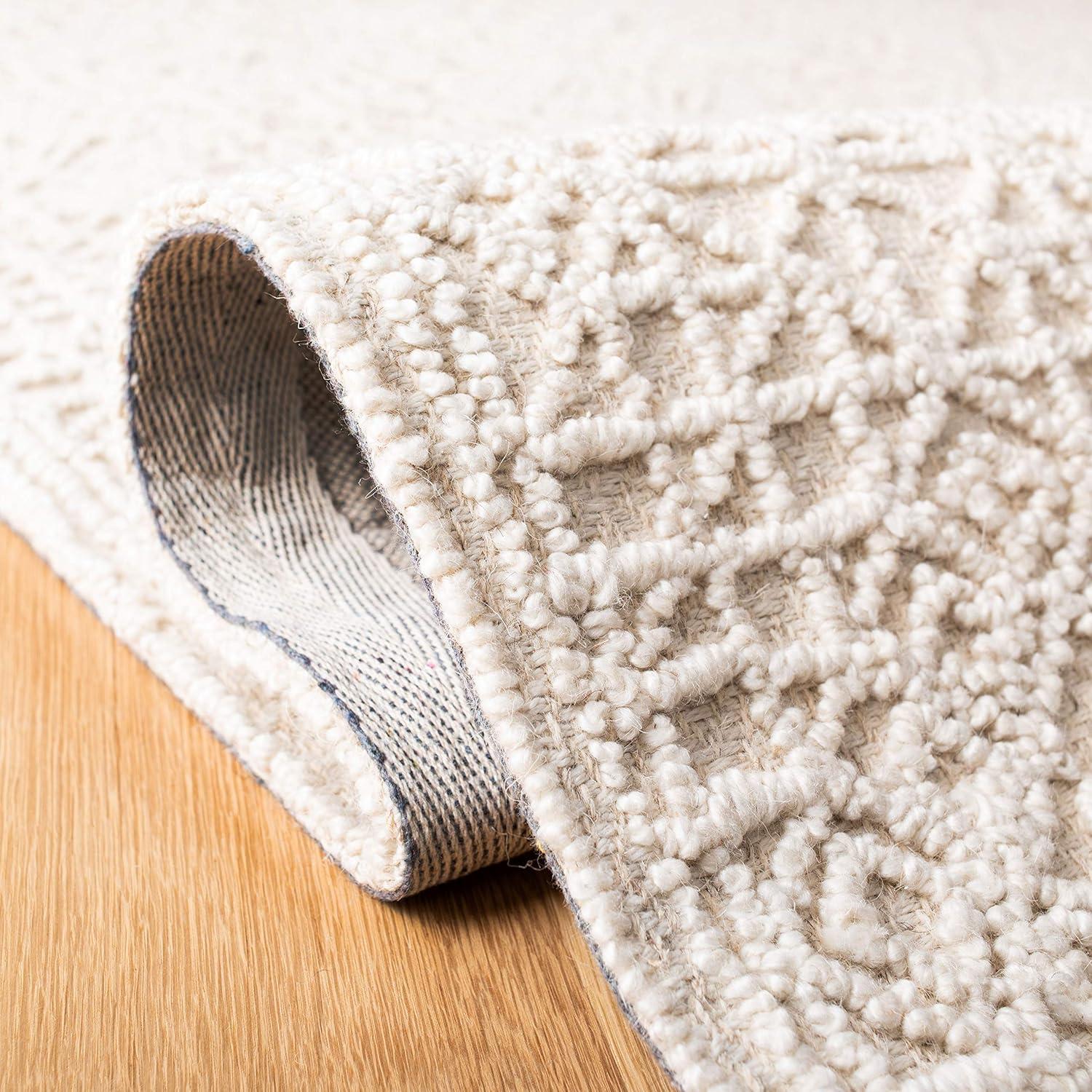 SAFAVIEH Trace Fionntan Geometric Wool Runner Rug, Light Beige, 2'3" x 8'