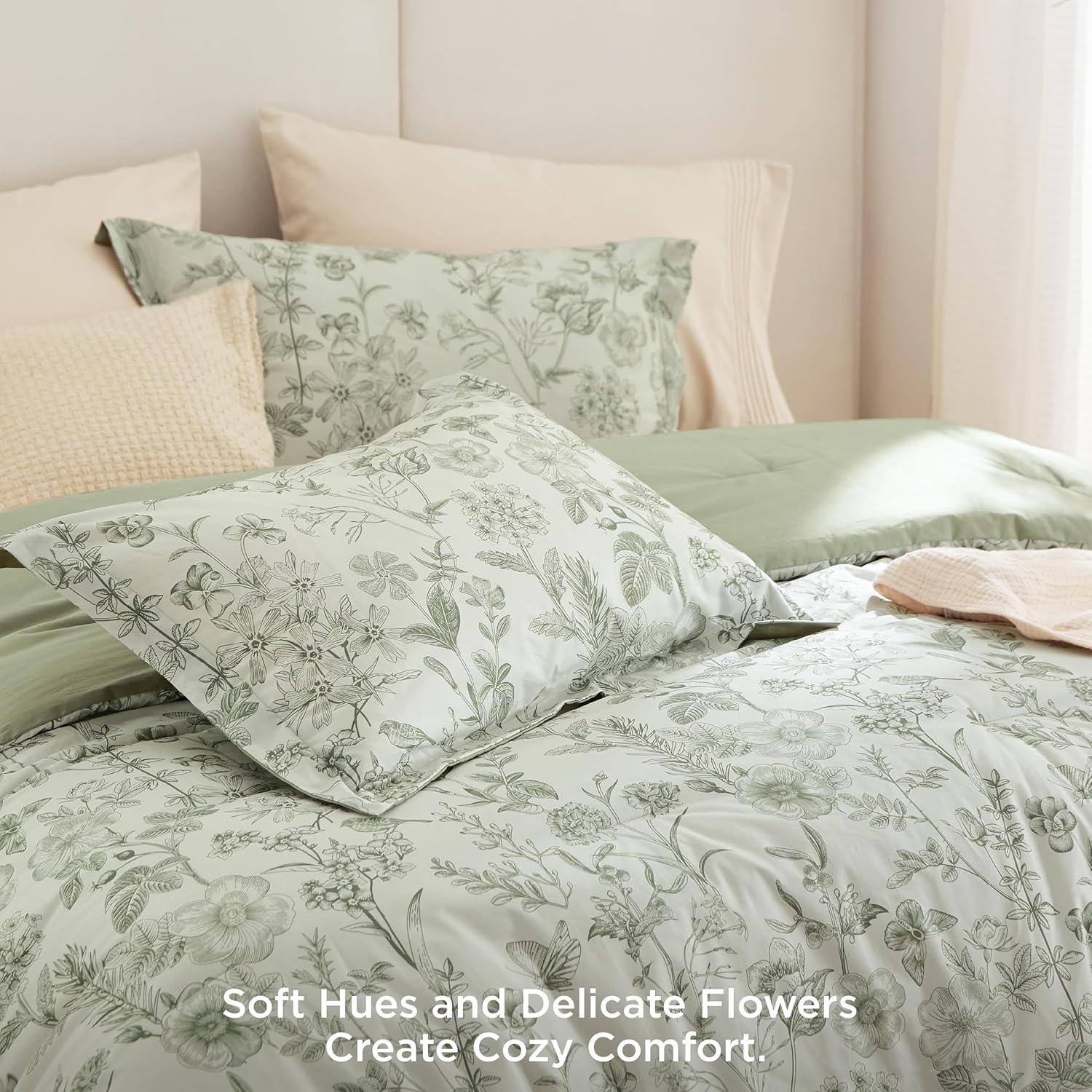 Queen - Sage Green , Cute Floral Beddings, 3 Pieces, 1 Soft Reversible Botanical Flowers