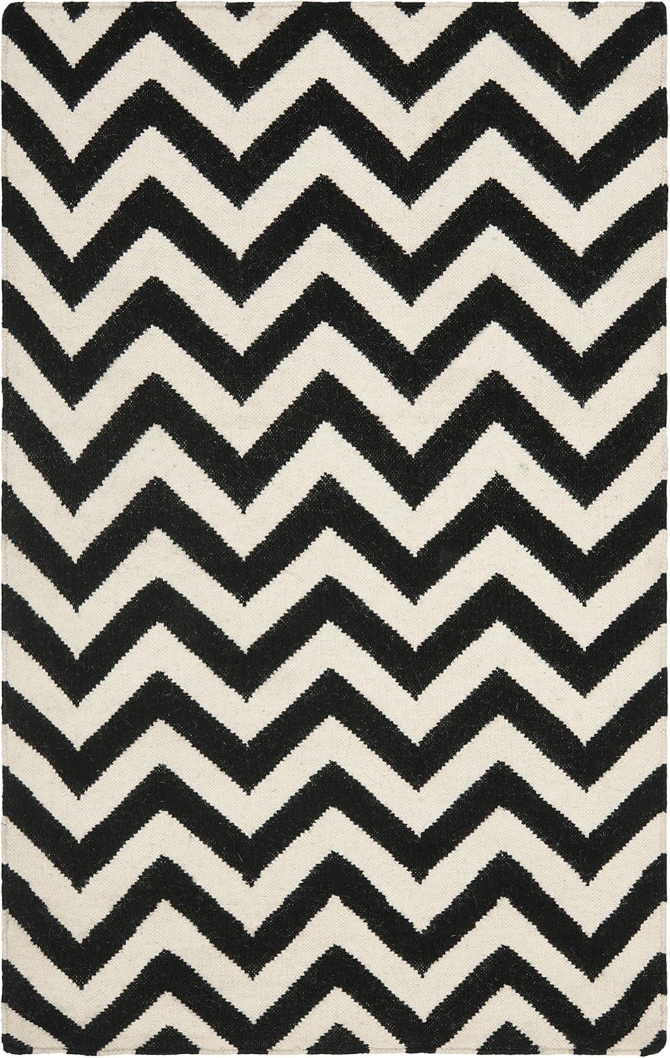 Dhurries DHU557 Hand Woven Flat Weave Accent Rug Black / Ivory 3' X 5' - Safavieh.