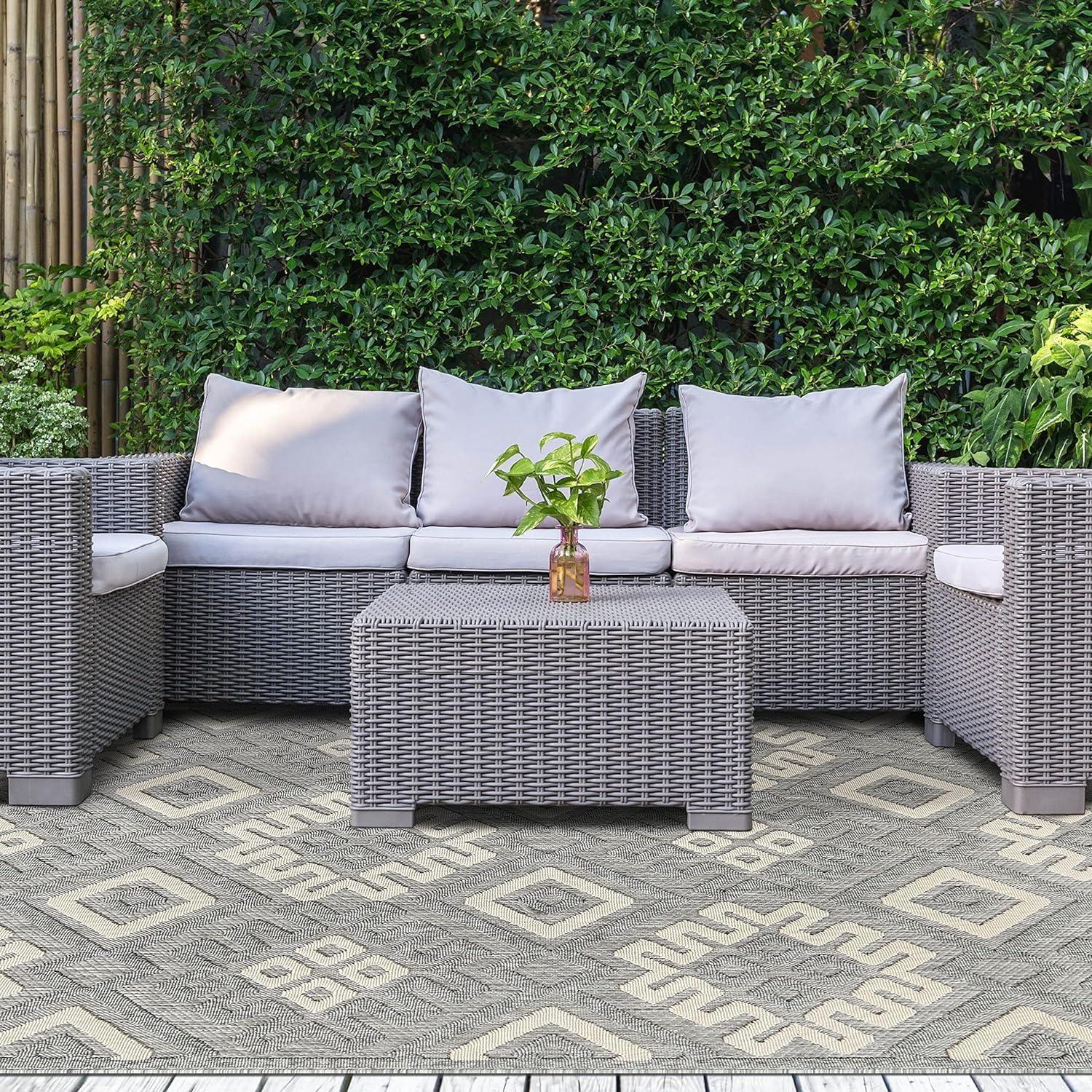 Modern Diamonds Geometric Indoor/Outdoor Area Rug, Gray, 5' 2" x 7' 2"