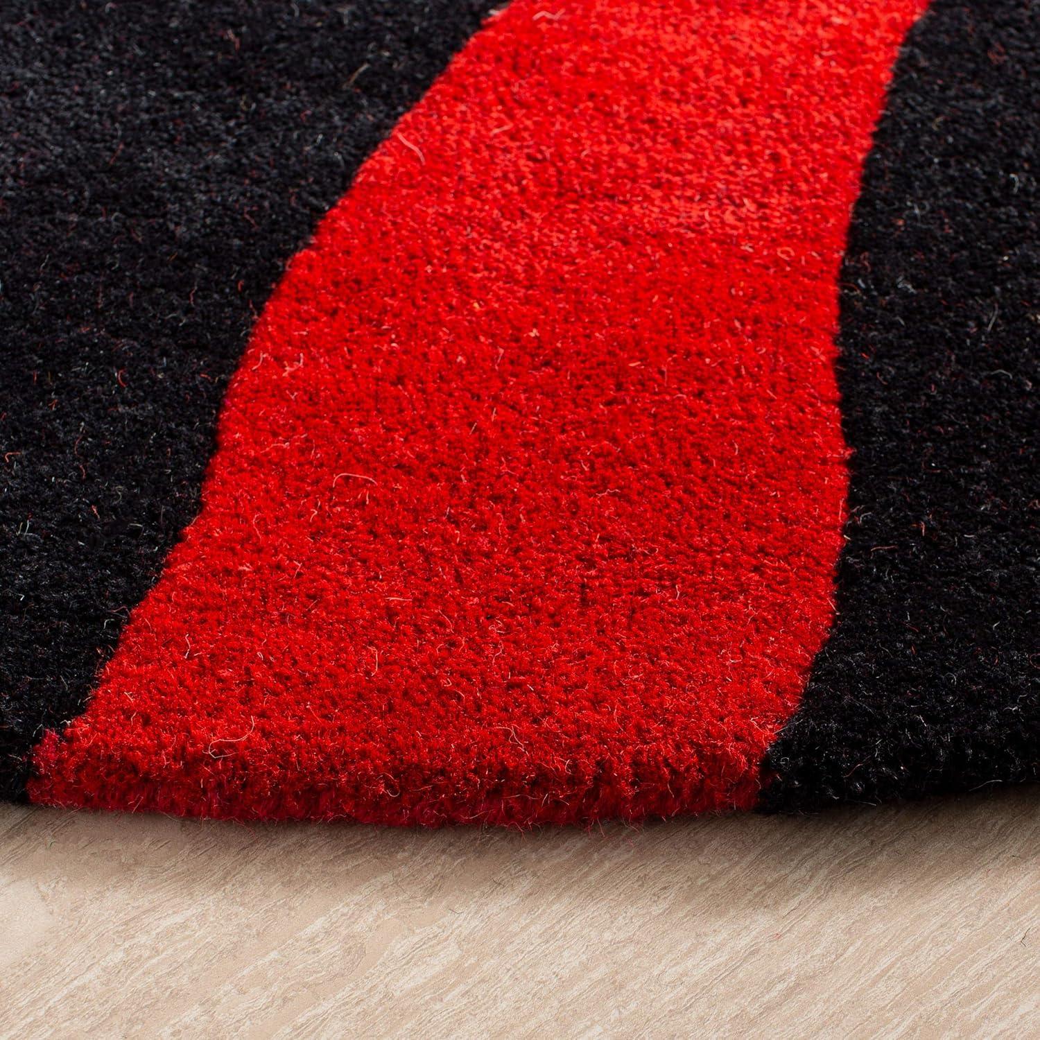 SAFAVIEH Soho Josie Abstract Wool Area Rug, Black/Red, 3'6" x 5'6"