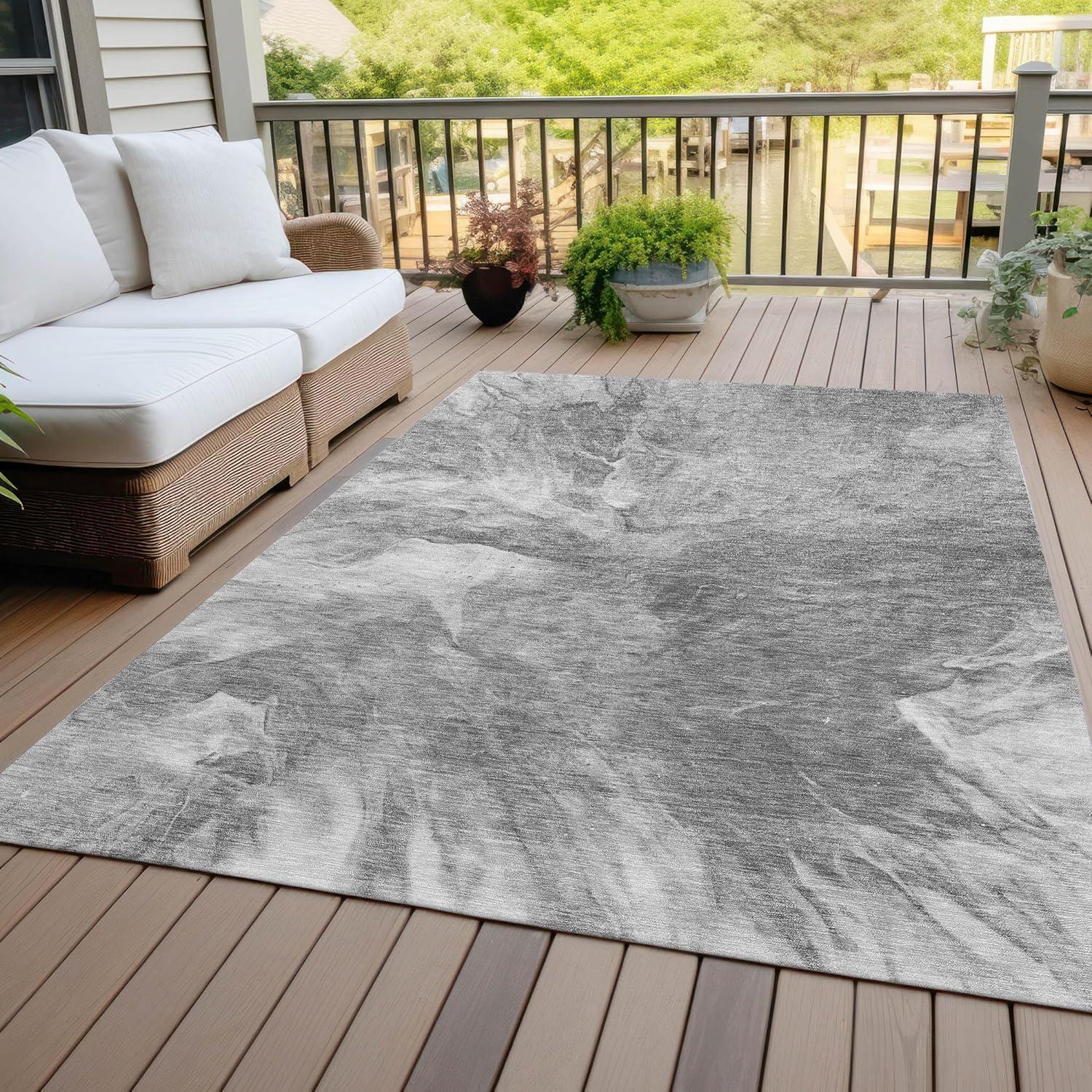 Gray Flat Woven 5' x 7' Stain-Resistant Synthetic Rug