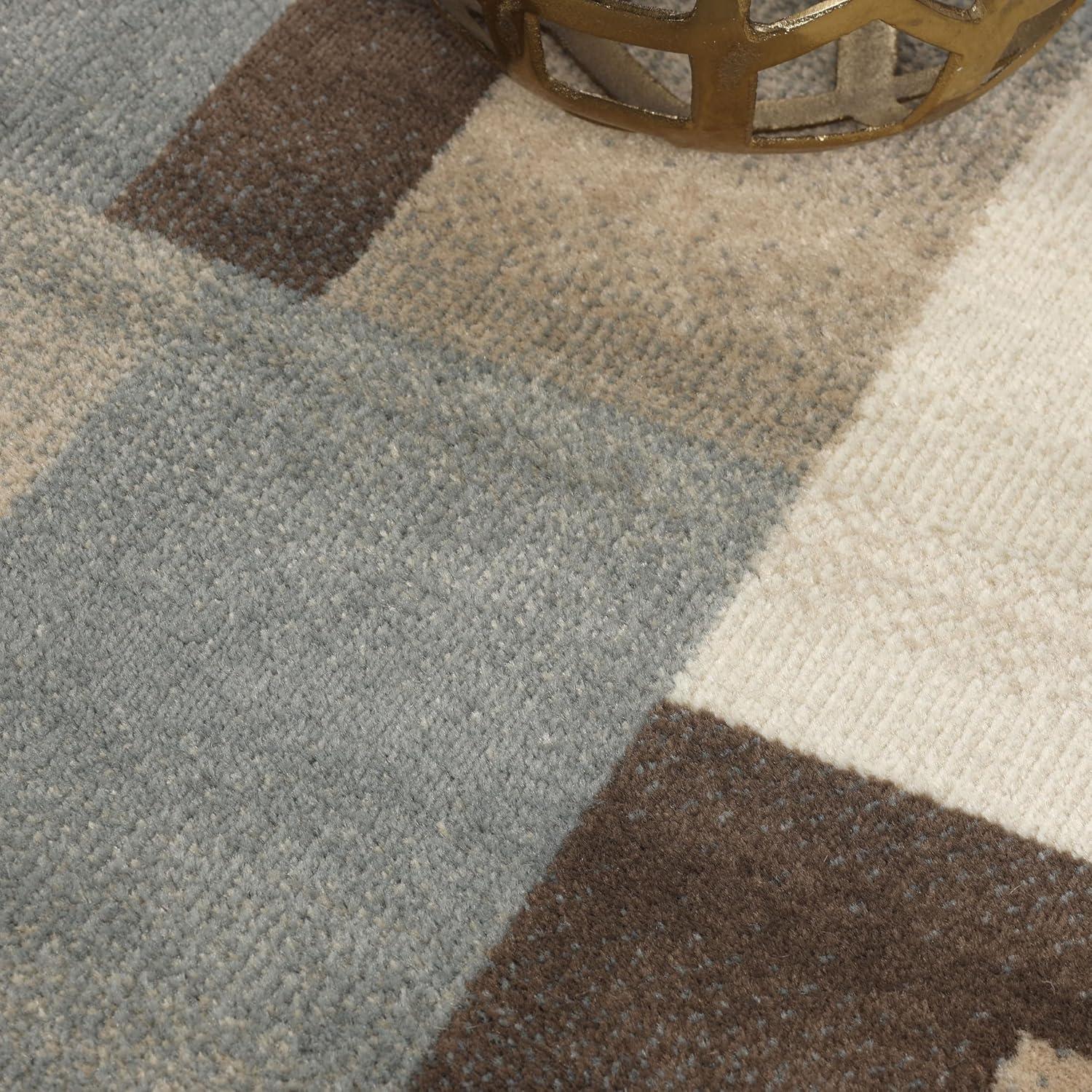 Gray Geometric Polypropylene Runner Rug with Jute Backing