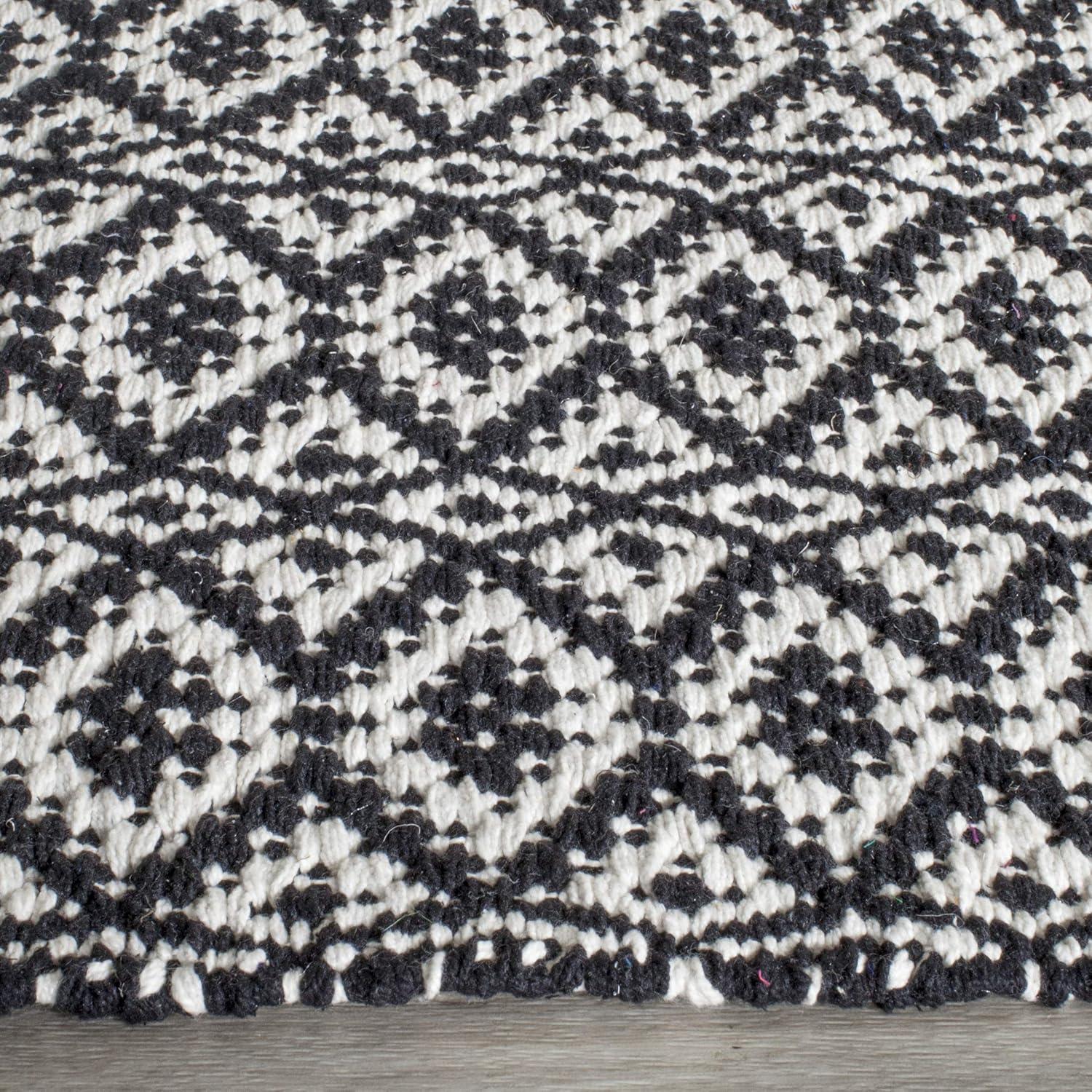 Ivory and Black Hand-Woven Cotton Wool Montauk Area Rug