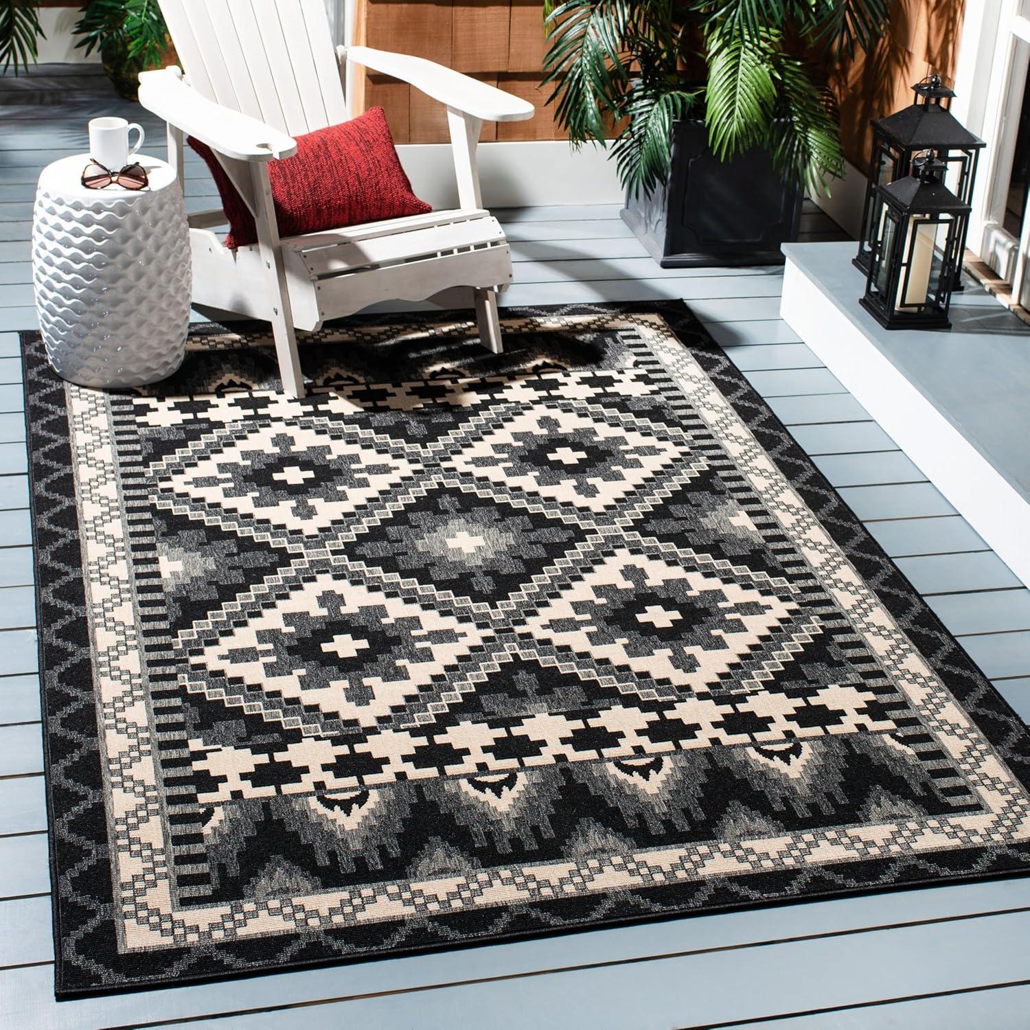 Veranda VER096 Power Loomed Indoor/Outdoor Area Rug - Black/Beige - 4'x5'7" - Safavieh.