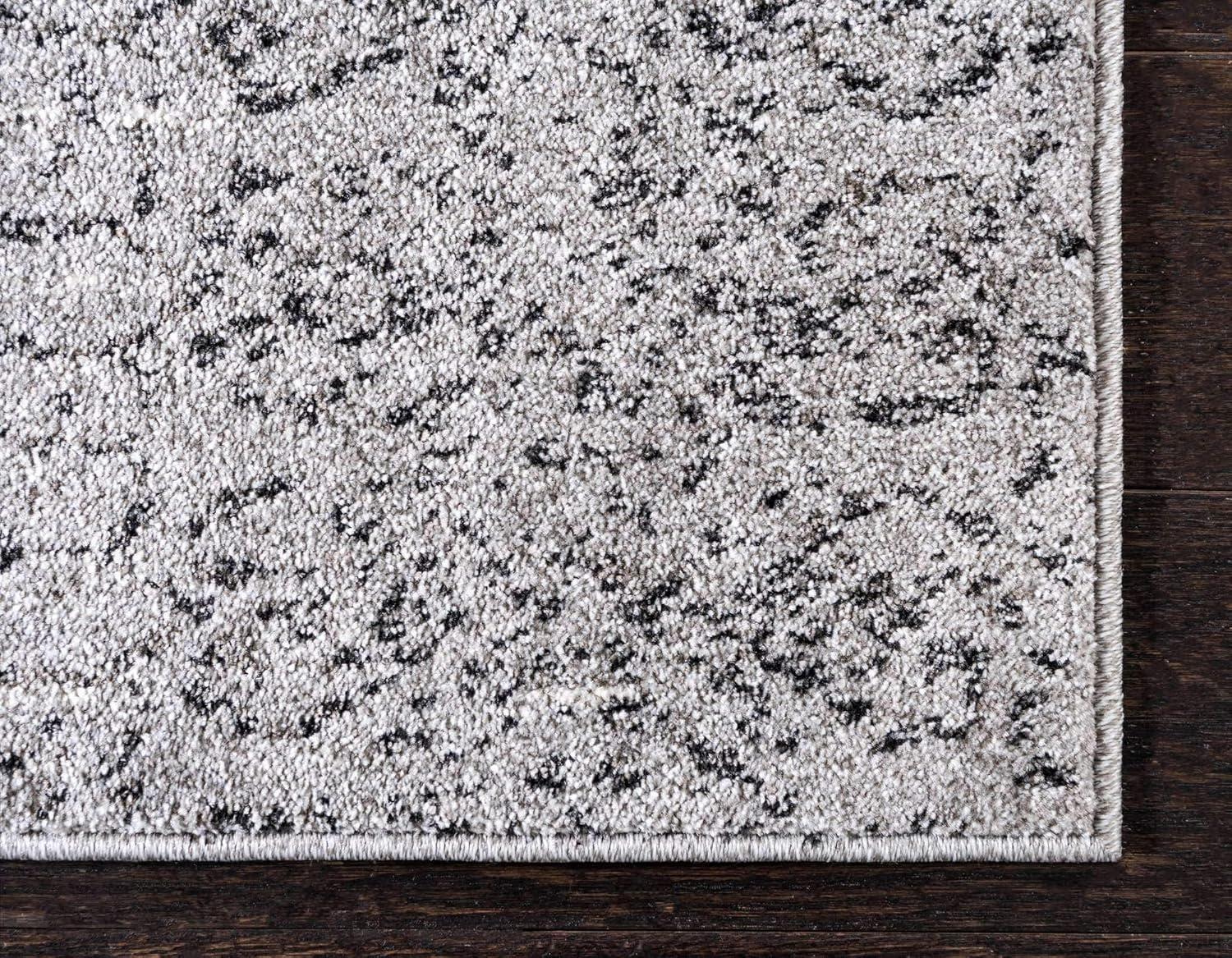 Unique Loom Del Mar Collection Area Rug - Jennifer (4' 1" x 6' 1" Rectangle Gray/Black)