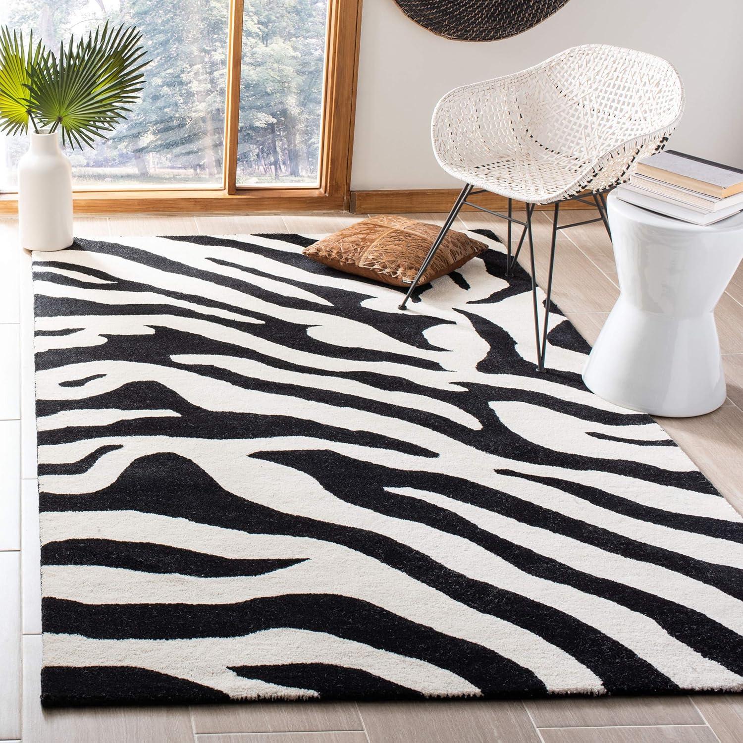 SAFAVIEH Soho Emery Striped Wool Area Rug, White/Black, 9'6" x 13'6"