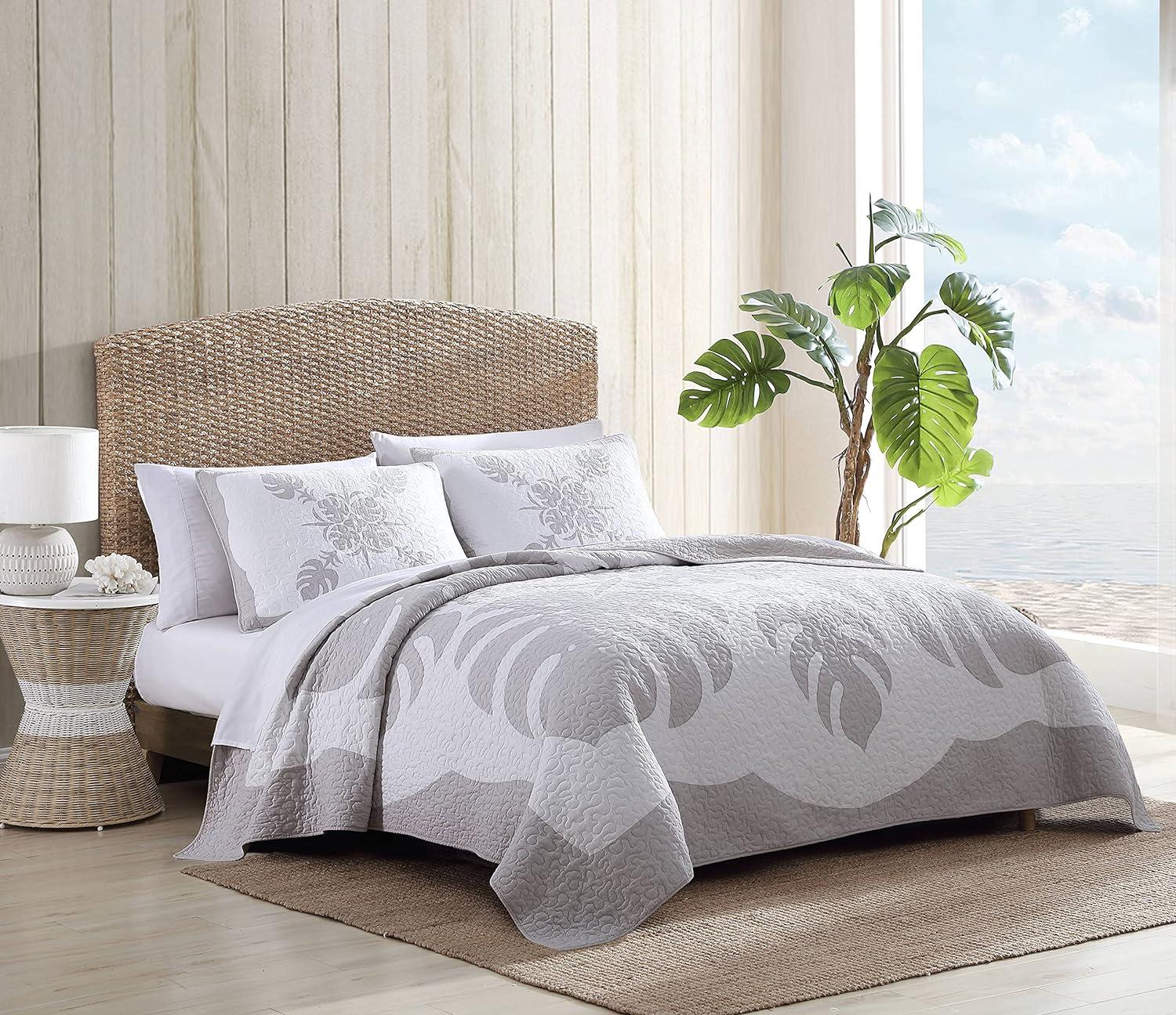 Molokai Gray Reversible Cotton King Quilt Set