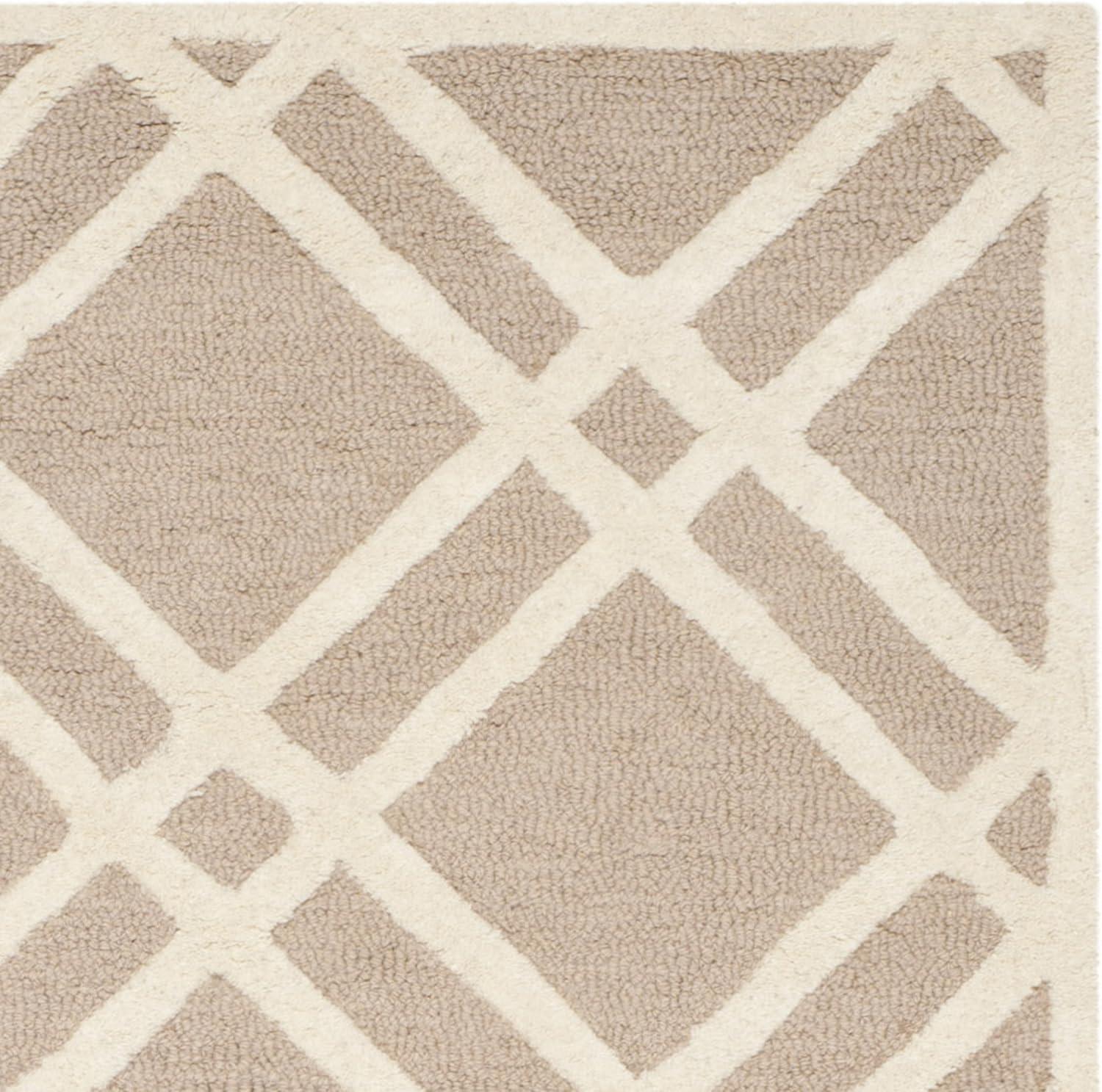 SAFAVIEH Cambridge CAM142J Handmade Beige / Ivory Rug