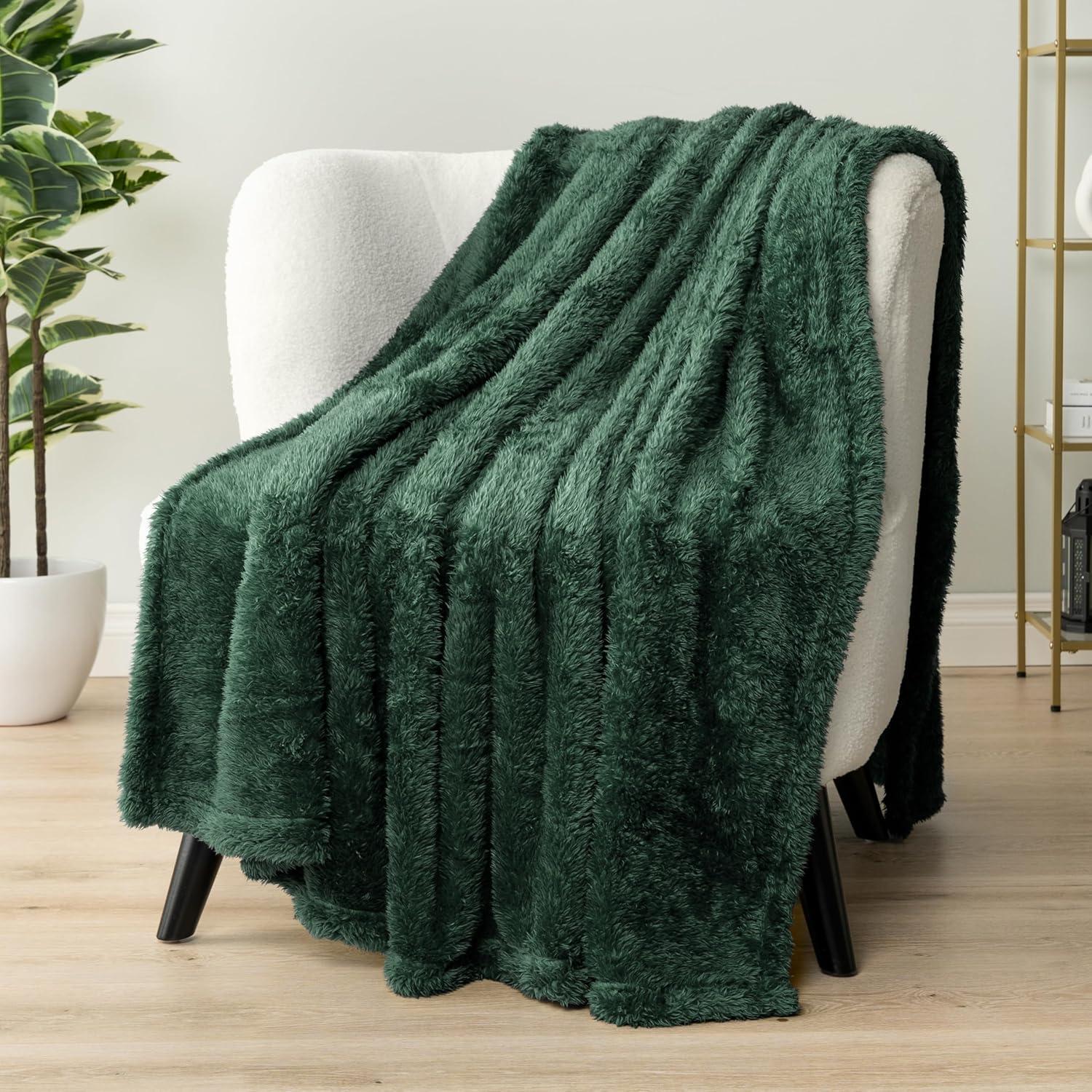 PAVILIA Plush Throw Blanket for Couch Bed, Faux Shearling Blanket and Throw for Sofa Home Decor, Emerald Green/Throw - 50x60