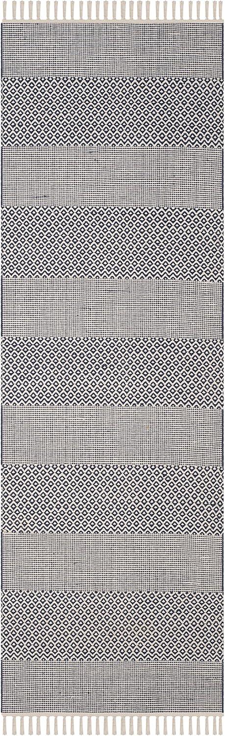 Montauk MTK330 Hand Woven Indoor Rug - Safavieh