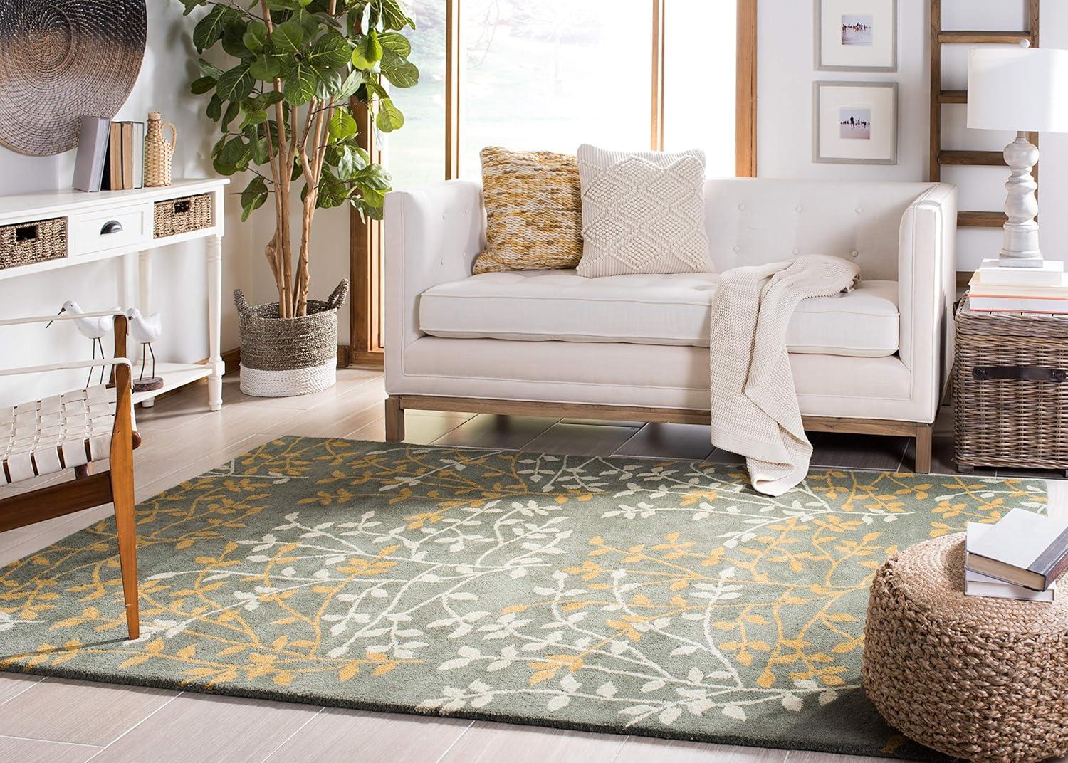 Soho SOH733 Hand Tufted Contemporary Area Rug  - Safavieh