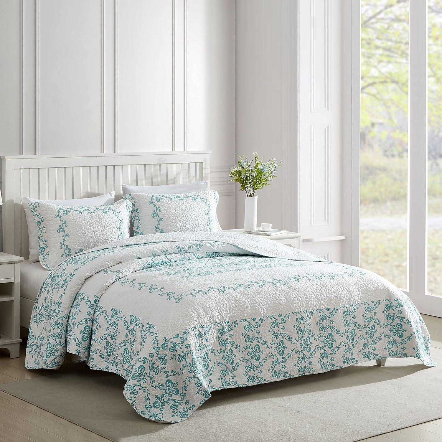 Victorian Blue Damask Full Lightweight Bedspread