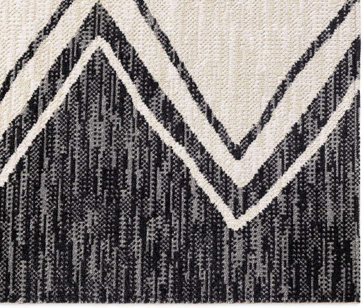 Nicole Miller New York Leon Patio Sofia Indoor/Outdoor Area Rug, Black/Ivory
