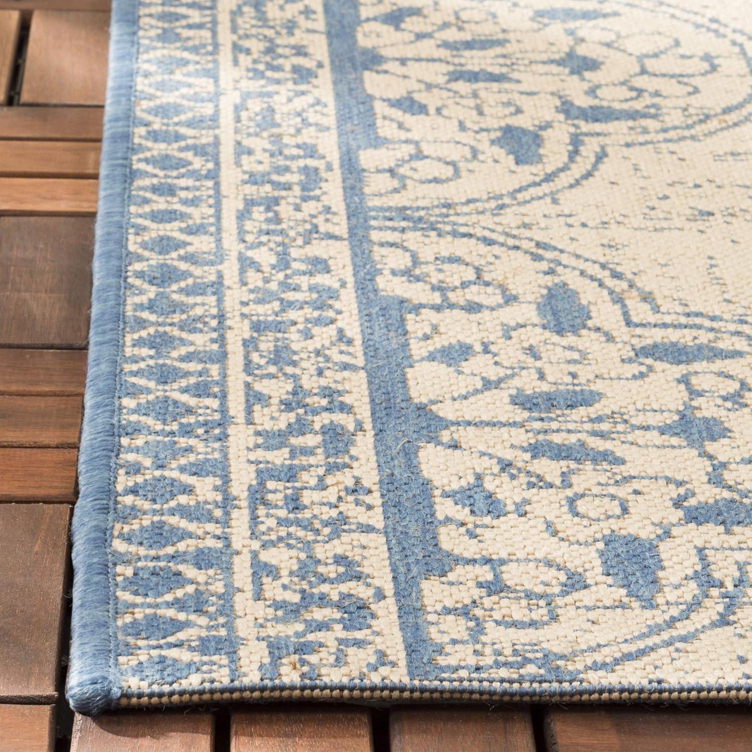 SAFAVIEH Beach House Kiaran Southwestern Indoor/Outdoor Area Rug Blue/Cream, 5'3" x 7'6"