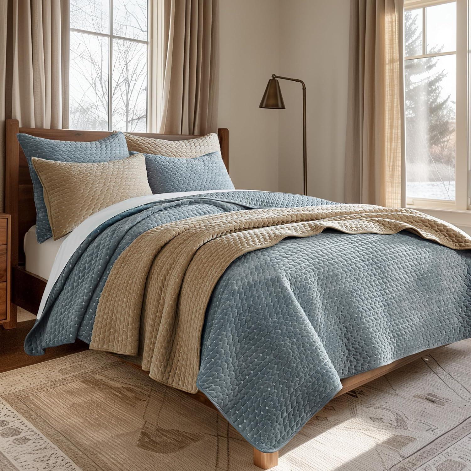 Velvet Stitch Taupe with White Full/Queen Quilt Set - Levtex Home