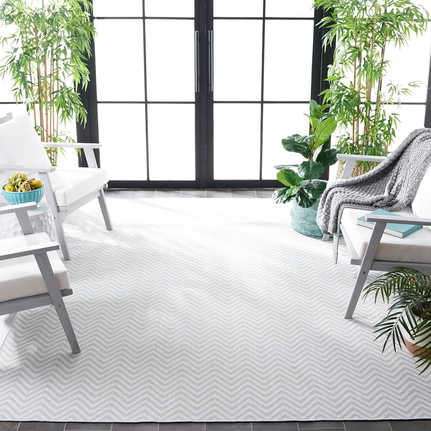 Martha Stewart Indoor Outdoor Performance Machine Washable Chevron Rug
