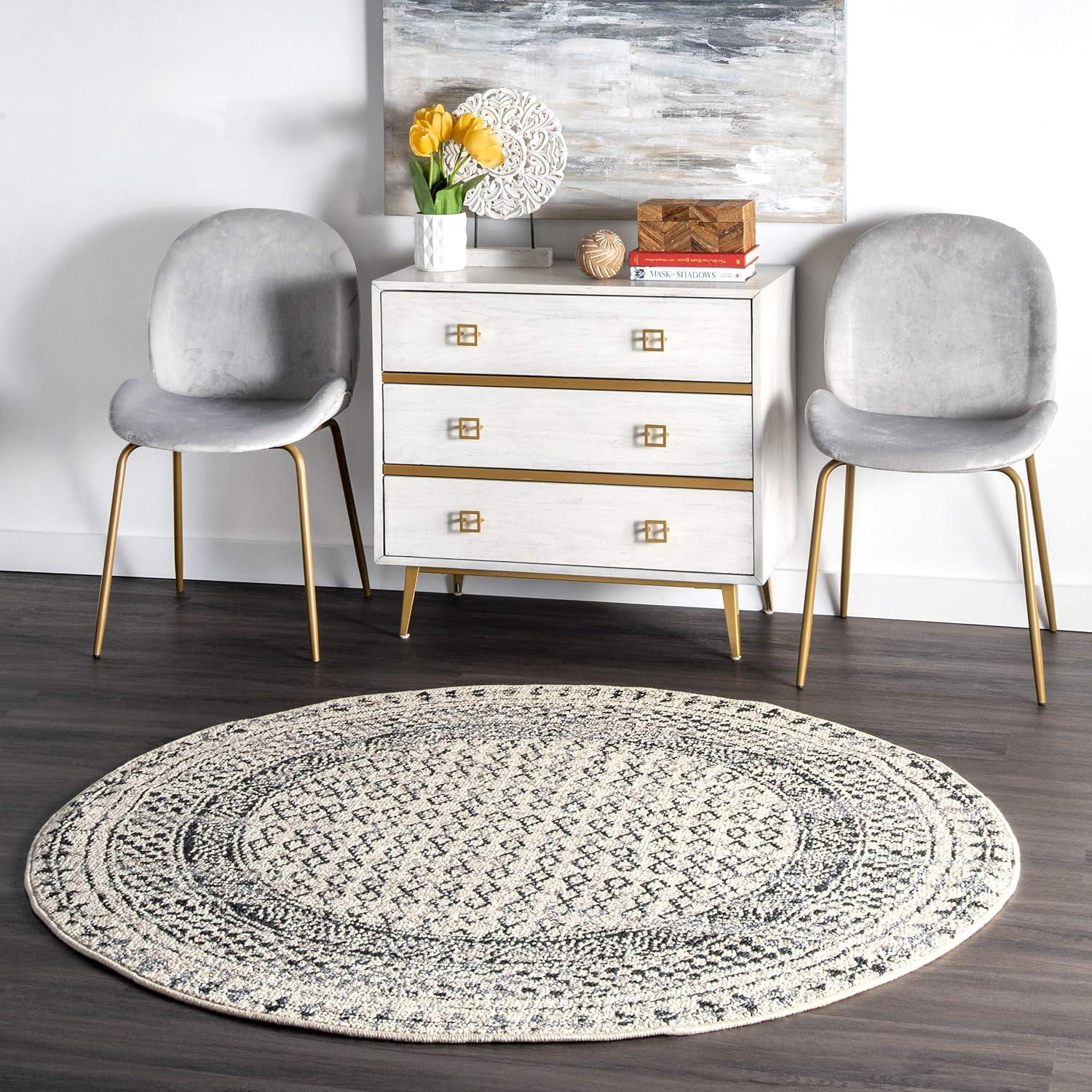 Classic Ivory Diamond Braided 5' Round Synthetic Rug