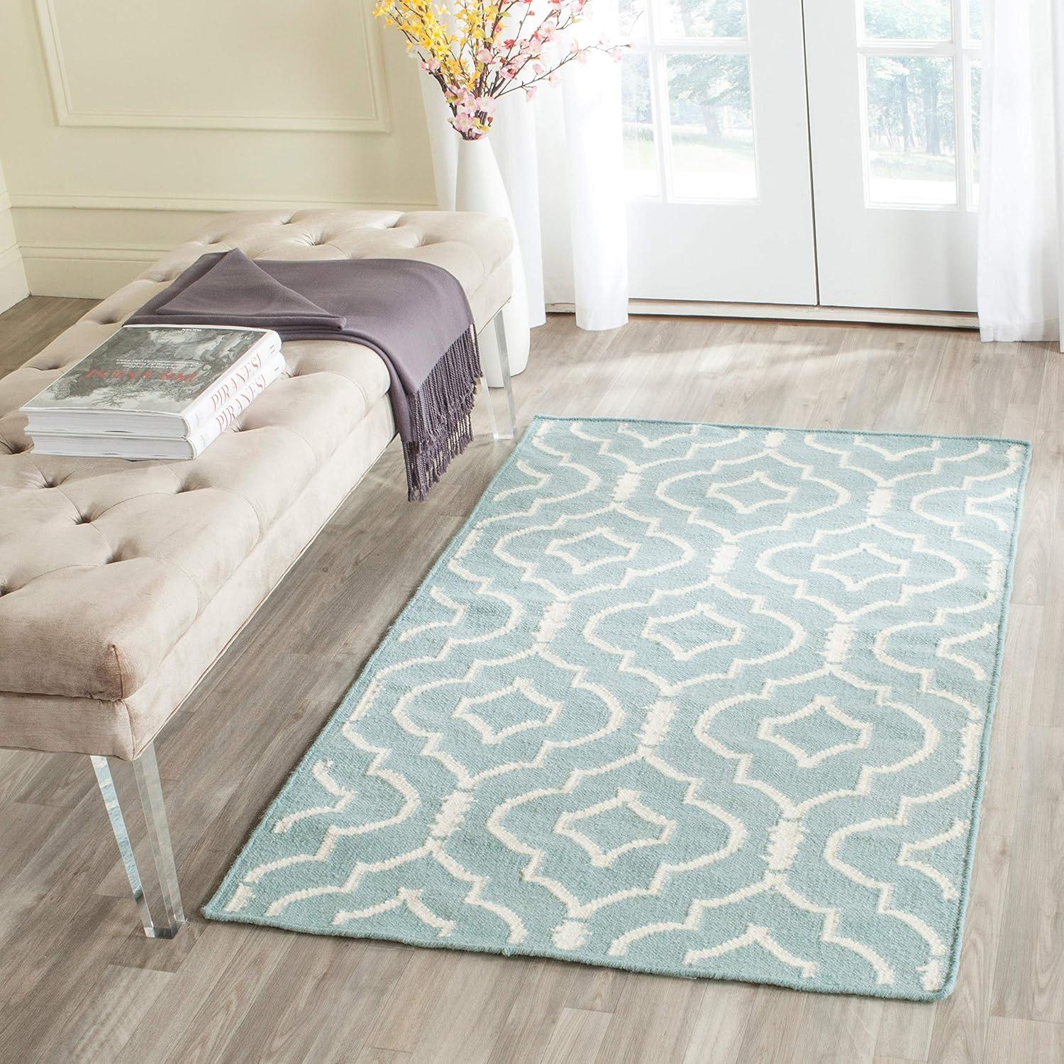 SAFAVIEH Dhurrie Slater Geometric Moroccan Wool Area Rug, Light Blue/Ivory, 2'6" x 4'