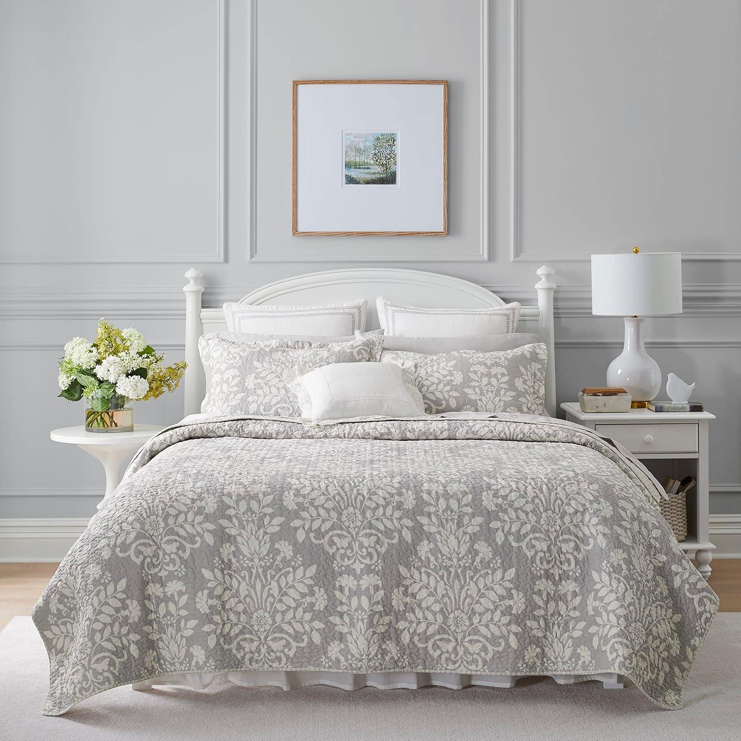 Rowland Gray and Ivory Cotton King Quilt Set with Reversible Design