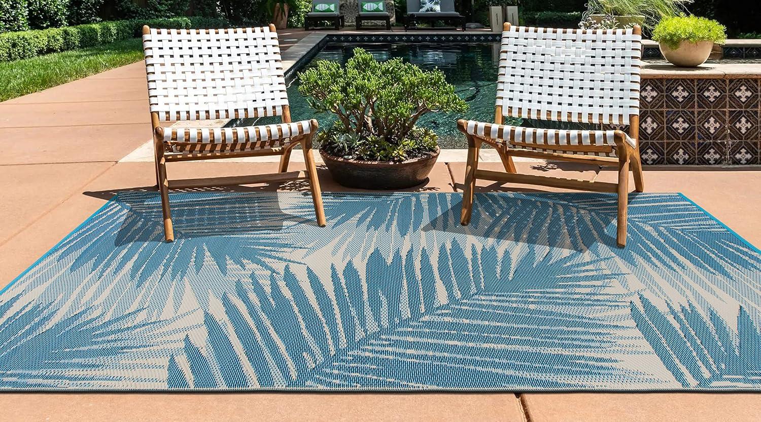 Blue Tropical Floral Reversible Synthetic Indoor/Outdoor Rug 3' x 5'