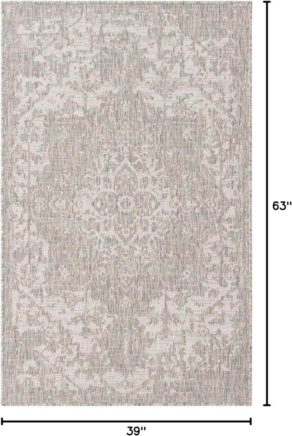 Gray Medallion Easy-Care Outdoor Synthetic Area Rug, 3' x 5'