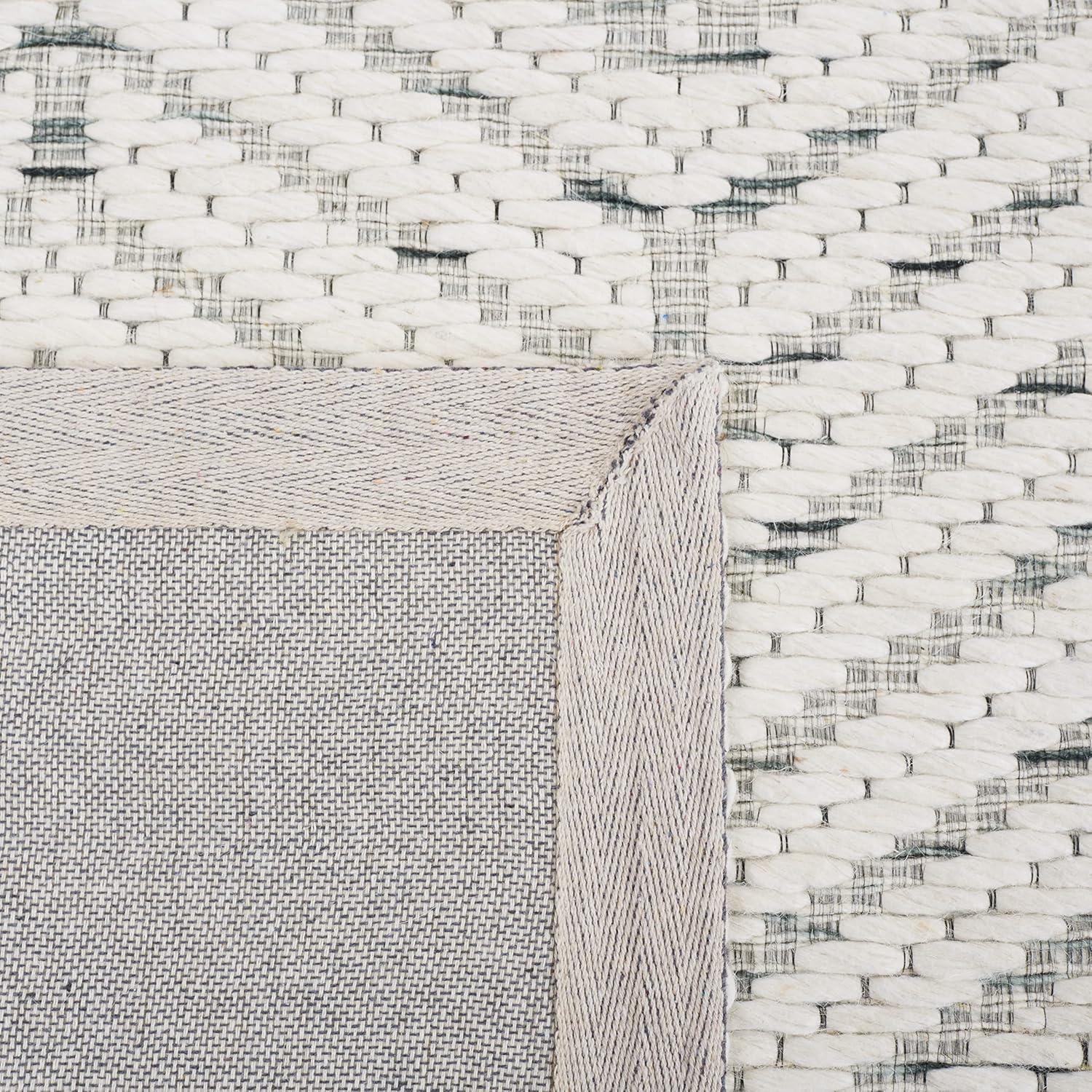Marbella MRB427 Hand Woven Indoor Area Rug - Ivory/Green - 6'x9' - Safavieh