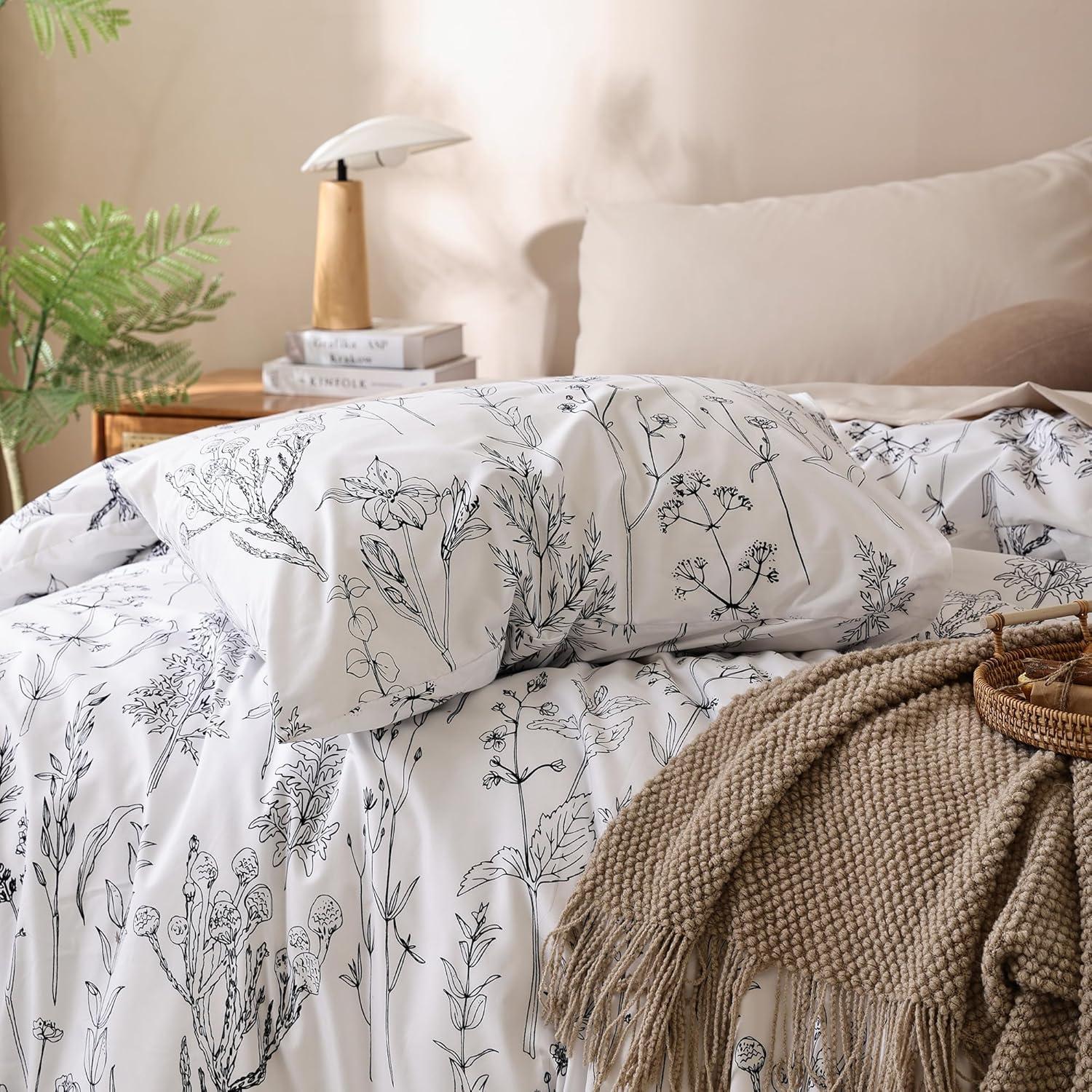 Queen Comforter Set - Floral Comforters Queen Size, White Comforter, 3 Pieces, 1 Comforter (90"x90") & 2 Pillow Cases (20"x26"), White