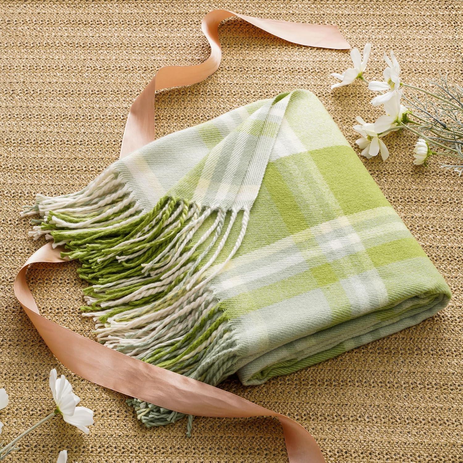 Battilo Classic Plaid Throw Blanket for Couch,Black&Beige,Buffalo Check Pattern Blanket for Picnic,50"x60"
