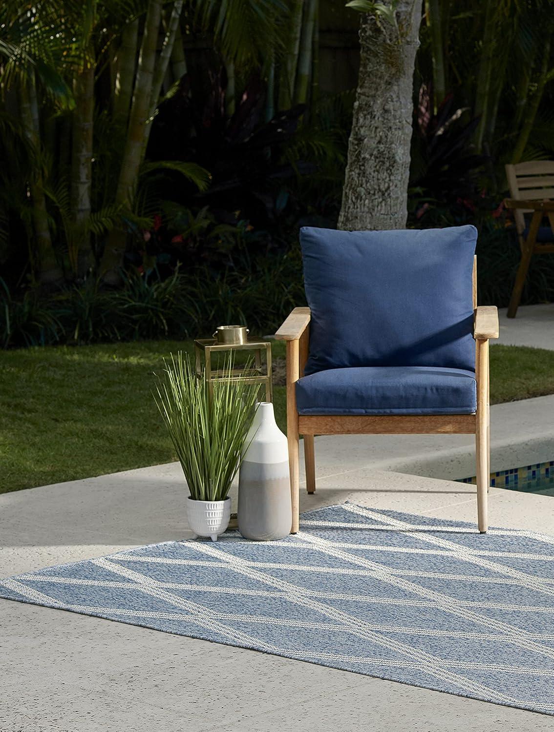 Momeni 2'x3' Hampton Ozzy Machine Loomed Indoor/Outdoor Accent Rug Blue