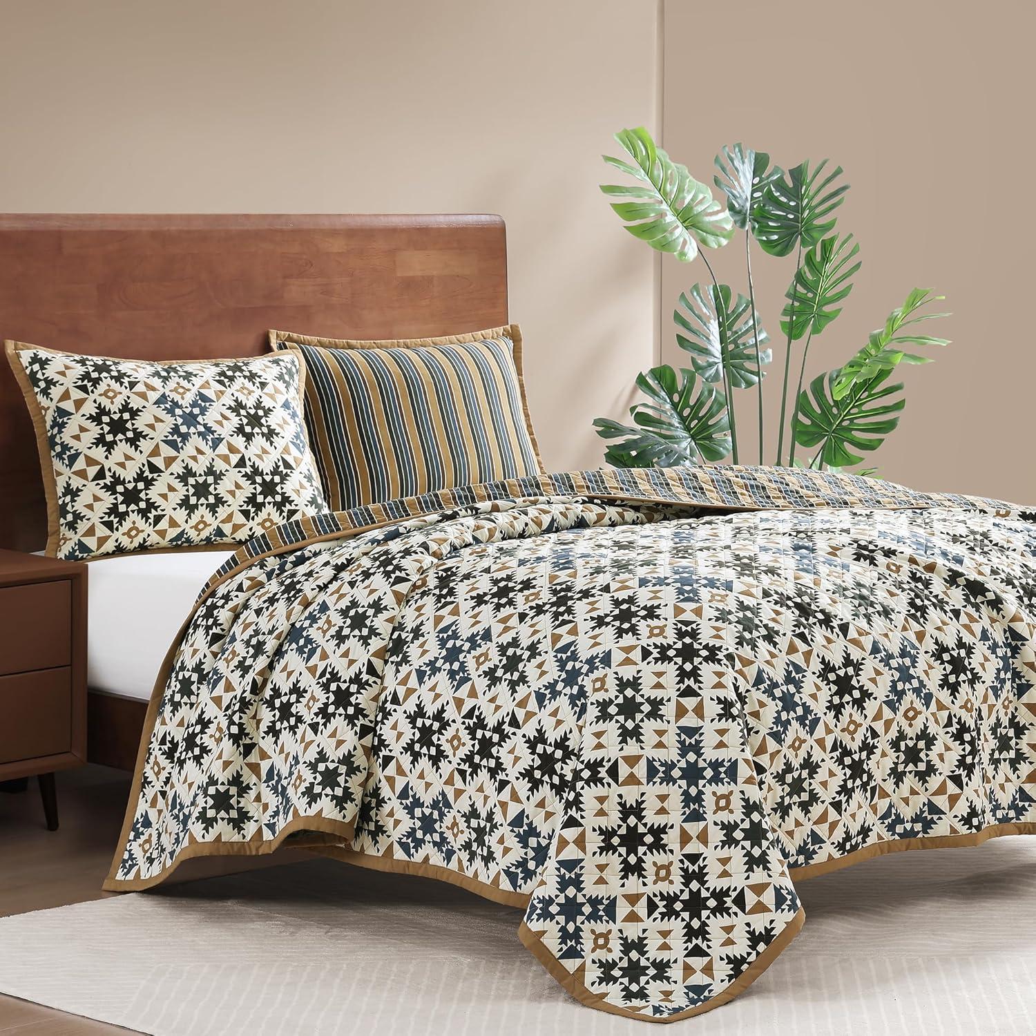 Full Black Reversible Geometric Patchwork Quilt Set