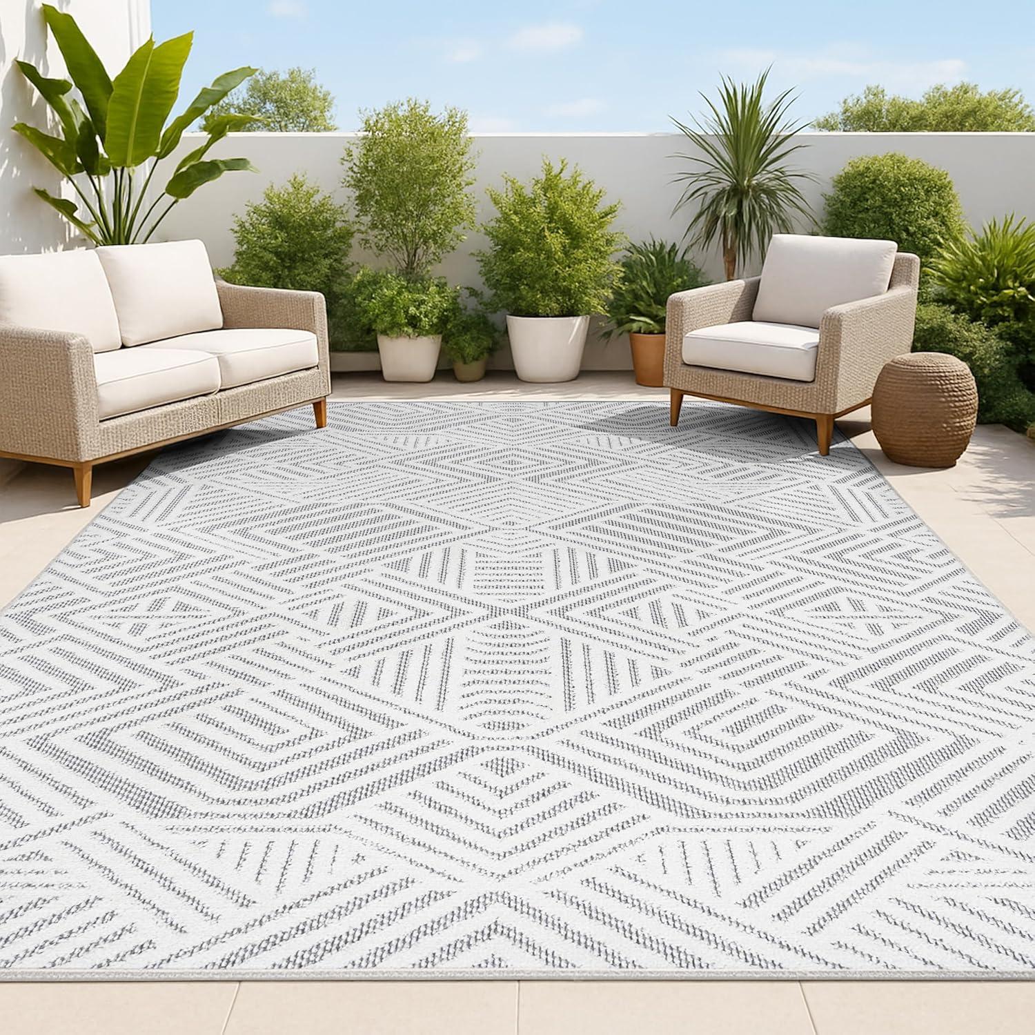 4'x6' Jordan High-Low Pile Art Deco Geometric Indoor/Outdoor Area Rug, White/Black - JONATHAN Y