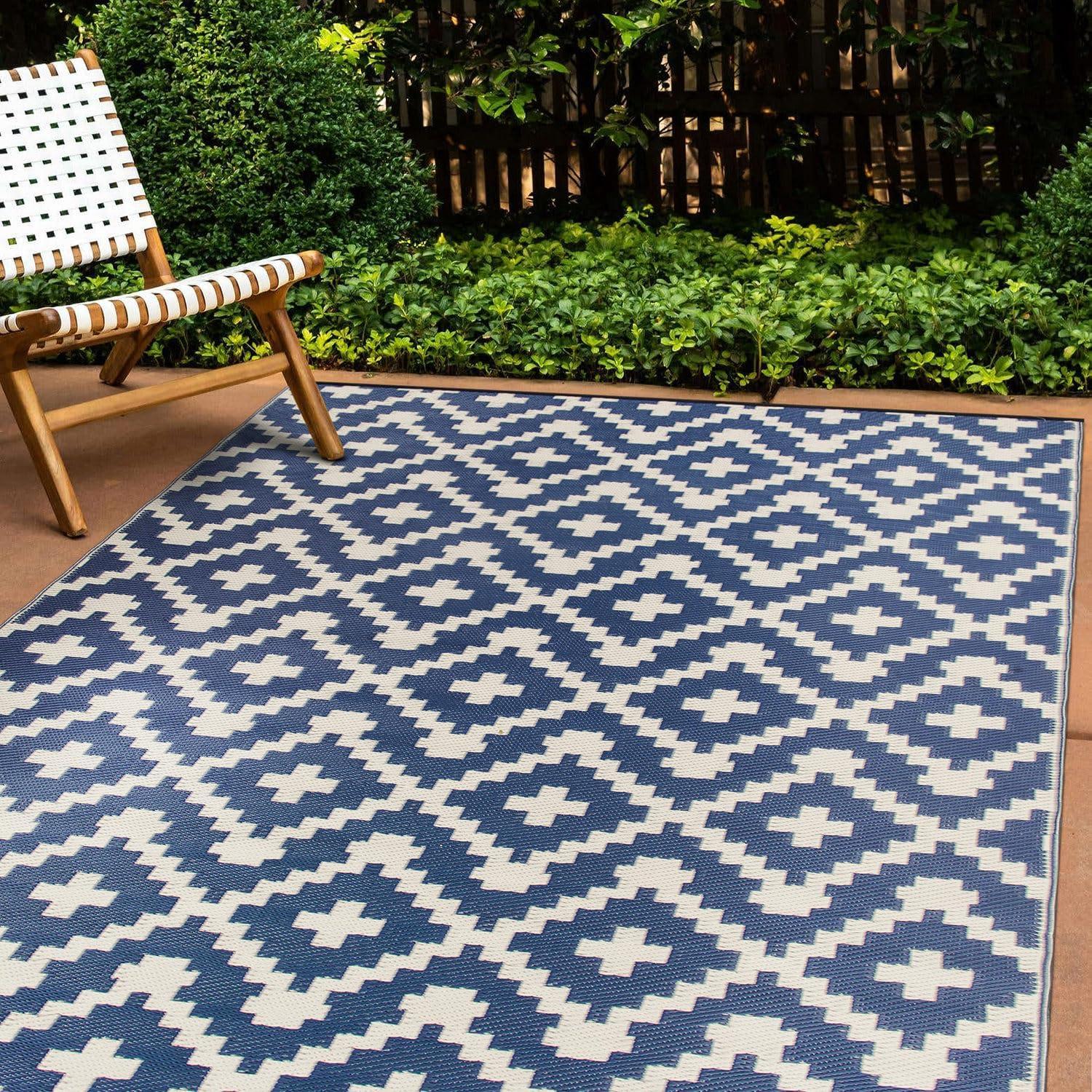 World Rug Gallery Trellis Geometric Reversible Plastic Indoor and Outdoor Rugs