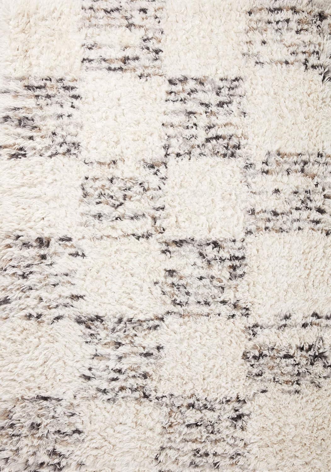 Ivory and Granite Geometric Synthetic Accent Rug, 2'-3" x 4'-0"