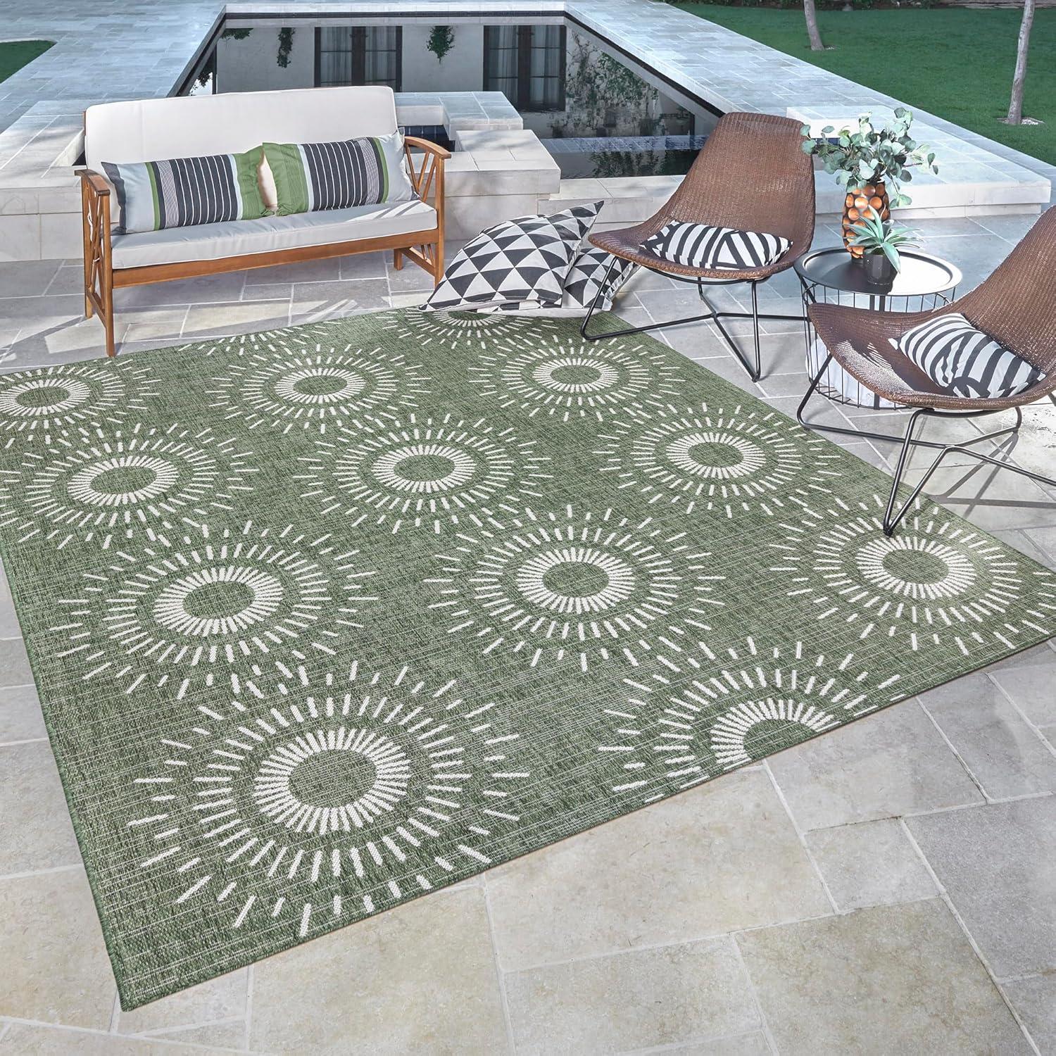 Paseo Tiaret Modern Tribal Sun Burst Green/Beige/Ivory Indoor / Outdoor Flatweave Polypropylene Area Rug