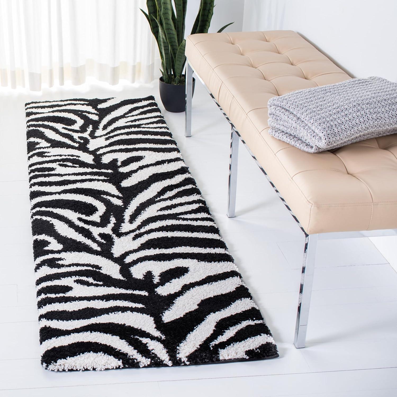 Florida Shag SG452 Power Loomed Indoor Runner Rug - Ivory/Black - 2'3"x7' - Safavieh.