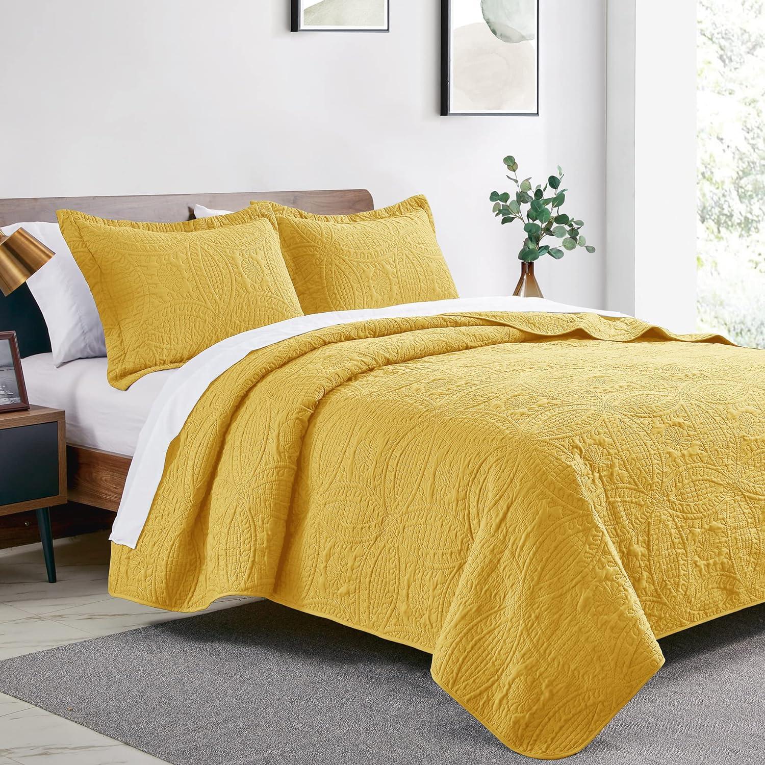 Yellow Coin Pattern Twin Microfiber Quilt Set