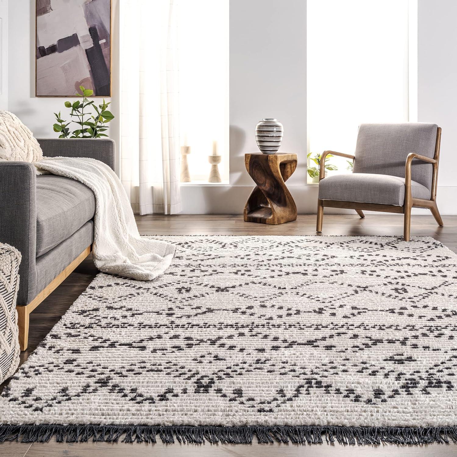nuLOOM Jaycee Abstract Soft Shaggy Textured Fringe Area Rug, 5' 3" x 7' 6", Beige