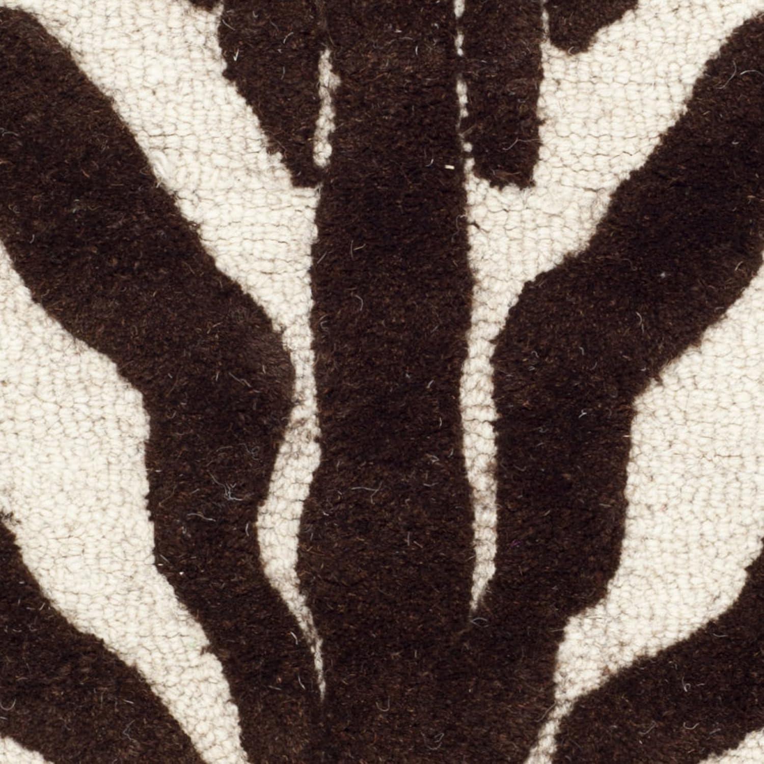 Cambridge CAM709 Hand Tufted Area Rug  - Safavieh