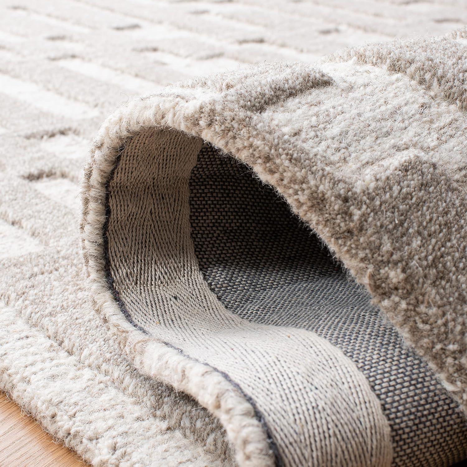 Cambridge CAM734 Hand Tufted Area Rug - Safavieh