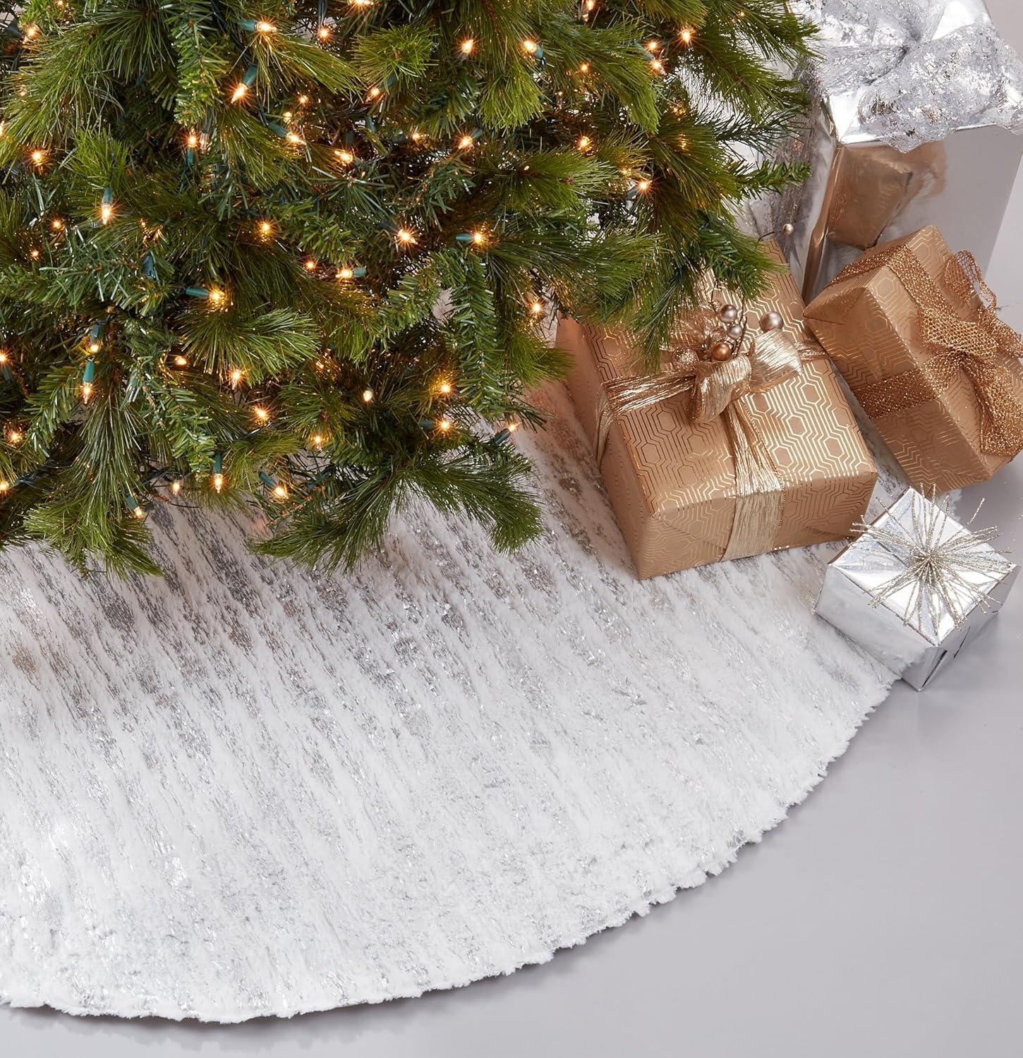 Saro Lifestyle Saro Lifestyle Brushed Metallic Faux Fur Christmas Tree Skirt