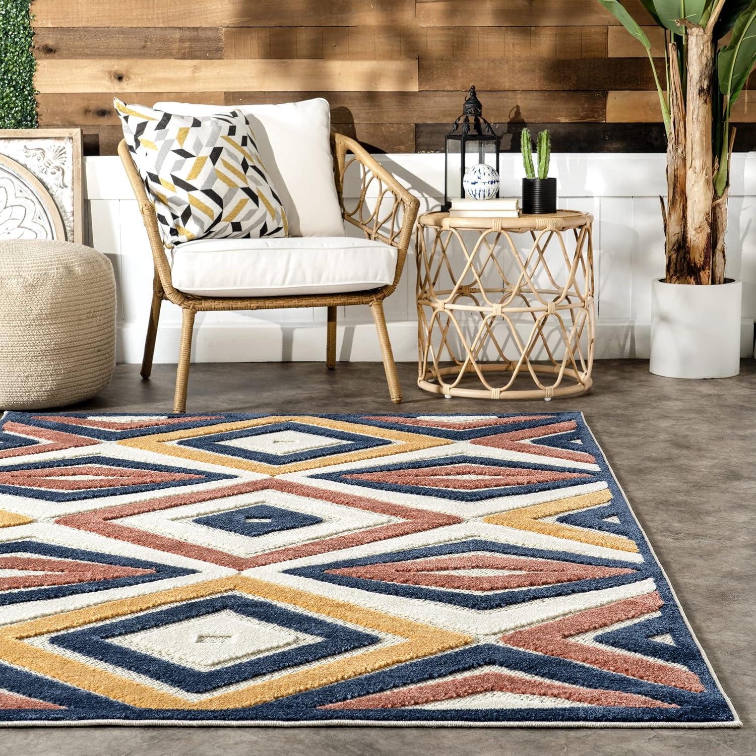 nuLOOM Salena Transitional Diamond Indoor/Outdoor Patio Area Rug