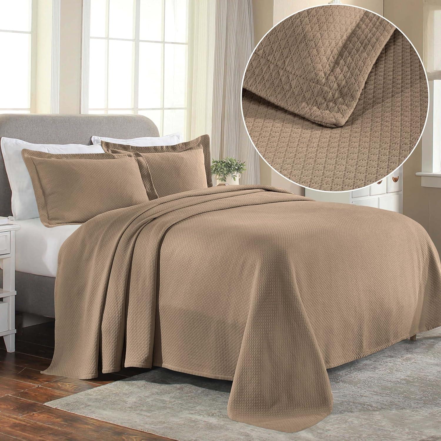 Superior Solitaire Waffled Matelassé Bedspread Set with Shams