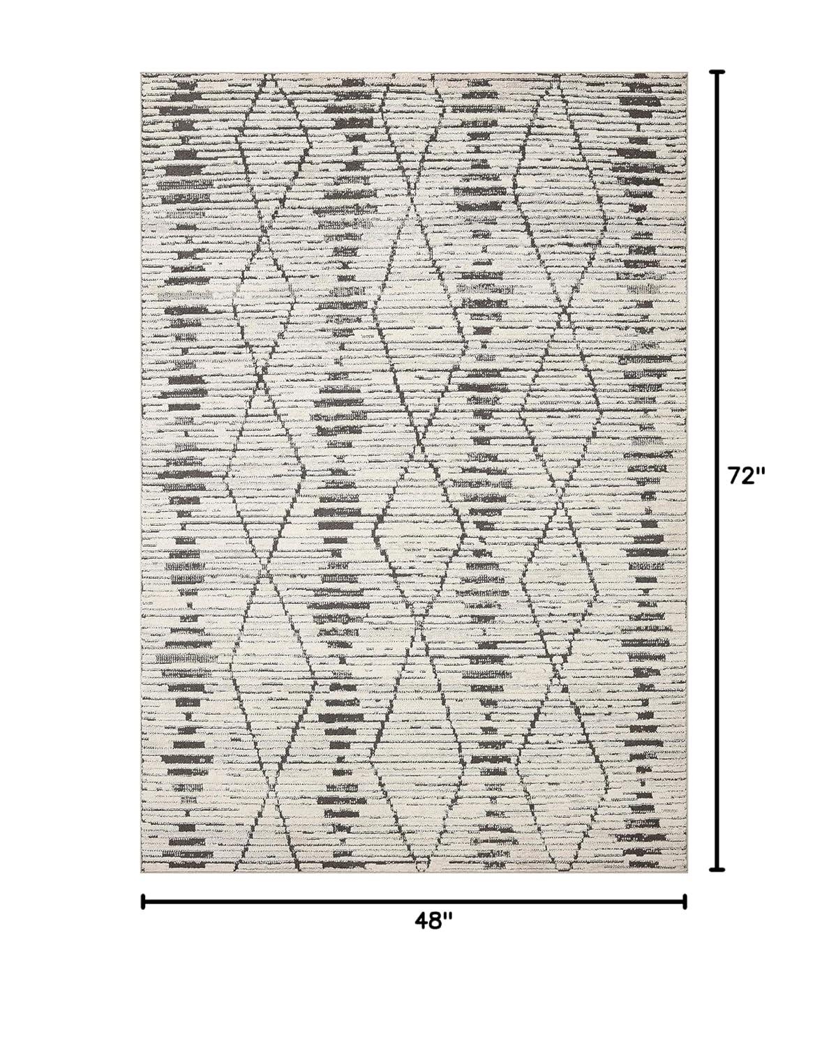 Gray Diamond 4' x 6' Wool and Synthetic Area Rug